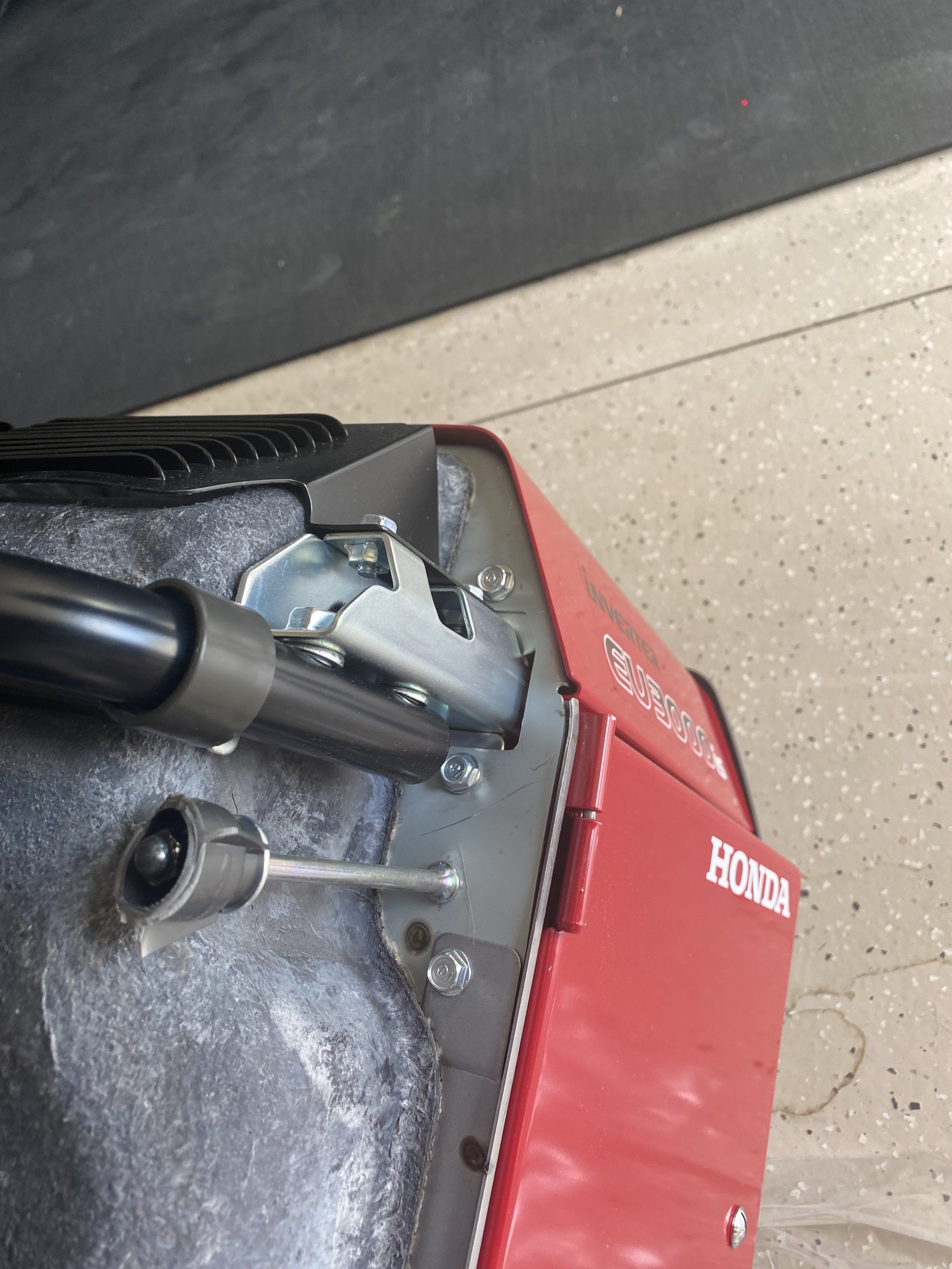 Honda EU3000iS 3000 Watt Inverter Generator (EU3000IS1AN) | Super Quiet 120V Gas Powered Portable Generator for Camping, RV or Home Backup Power Supply, Up to 19.6 Hour Run Time customer photo 2