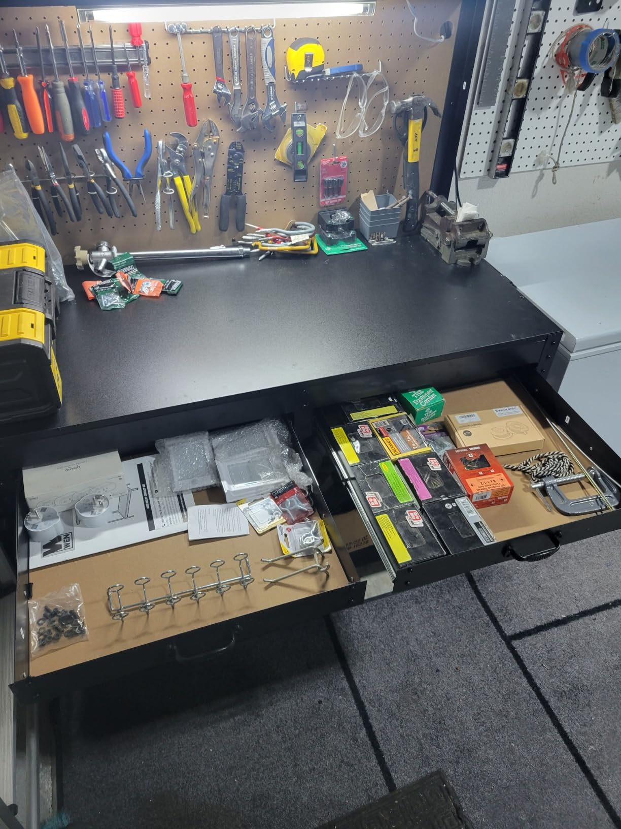 WEN WB4723T 48-Inch Workbench with Power Outlets and Light, Black customer photo 2