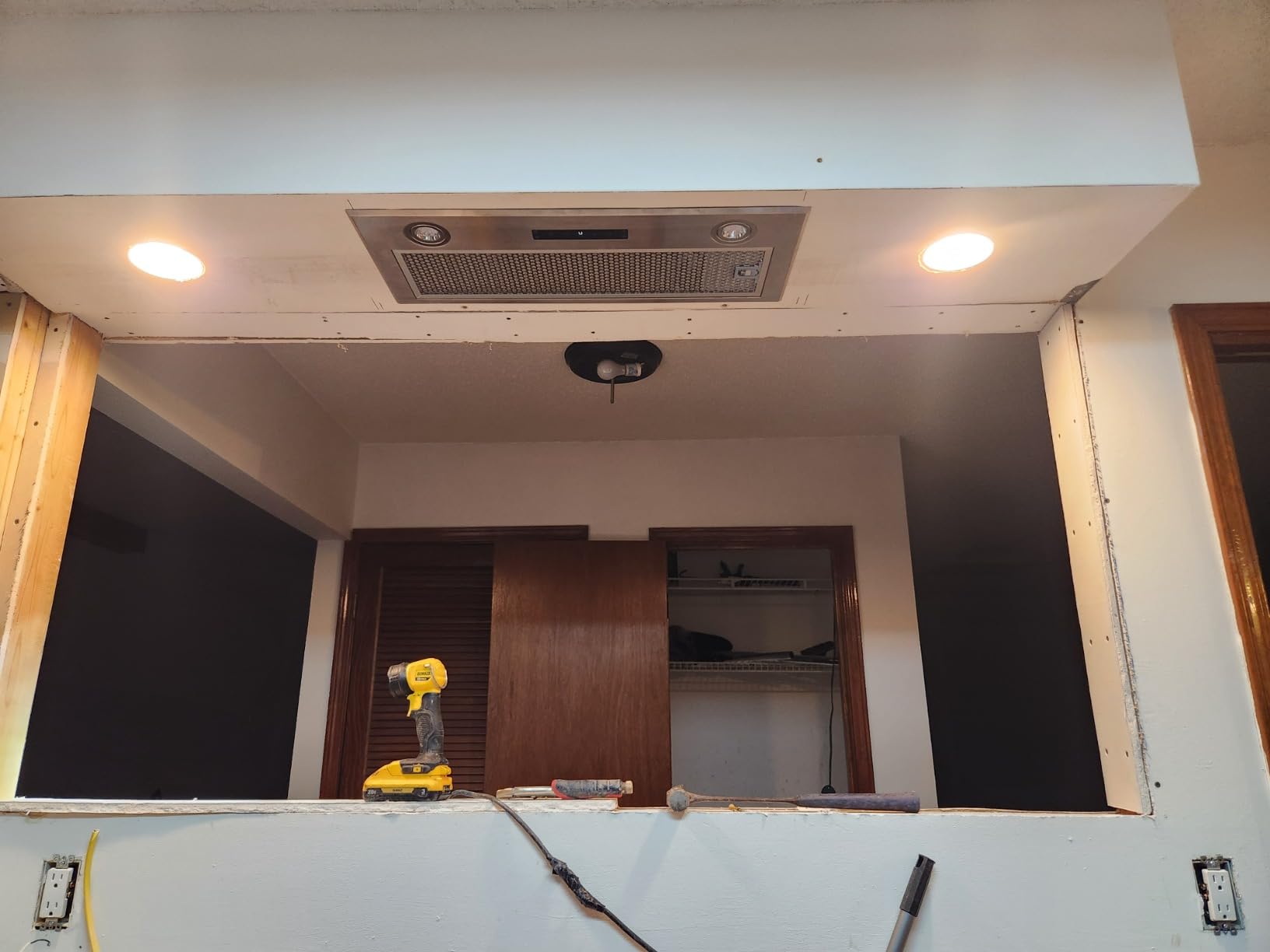 COMFEE' Range Hood 30 Inch Under Cabinet 200 CFM Ducted/Ductless | Durable Stainless Steel Slim Design with 2-Speed Exhaust Fan, 2 Washable Reusable filters, for Condos and Apartments customer photo 2