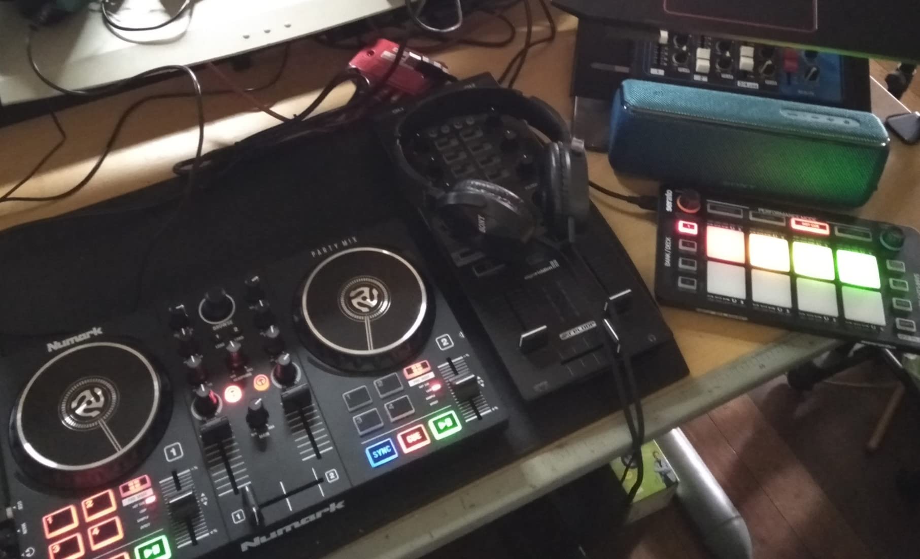 Numark Party Mix II DJ Controller with Built-in Lights customer photo 1