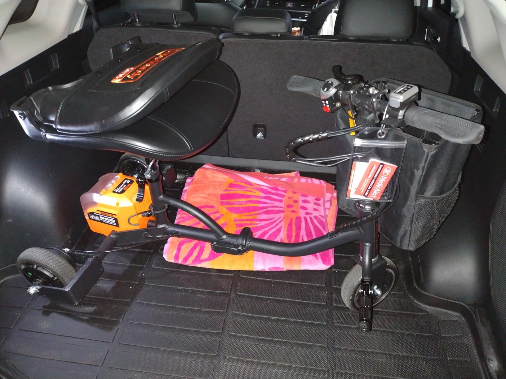 SuperHandy Passport Mobility Scooter for Adults- Foldable, 3 Wheel, Airline Travel Friendly - 13 Mile Range, Includes 2 Removable 44.4V Lithium-ion Batteries & Charger (275 Lbs) | 3-wheel Passport scooter with 13-mile range and two removable 44.4V batteries customer photo 2