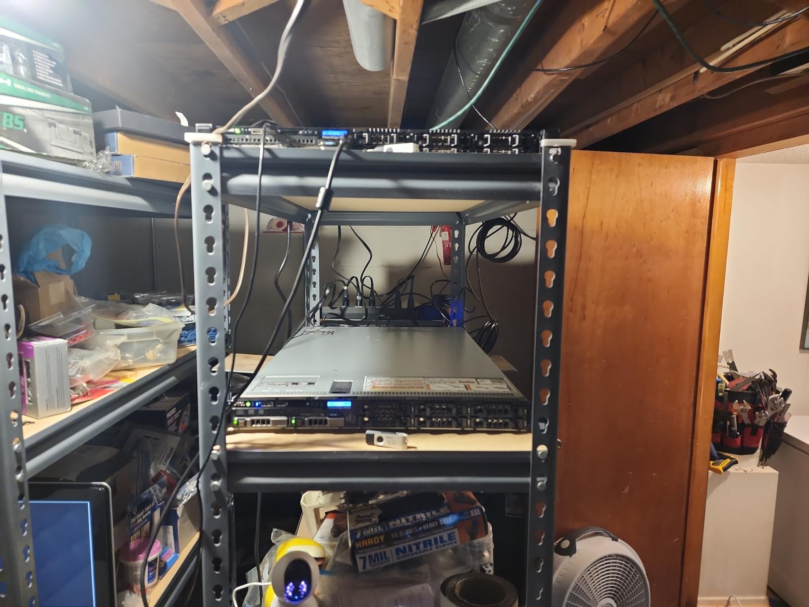 PowerEdge Dell R630 Server | 2X E5-2690 v4 = 28 Cores | 128GB RAM | 2X 1TB SSD (Renewed) customer photo 1