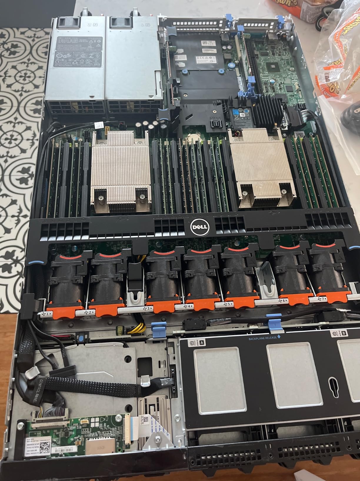 PowerEdge Dell R630 Server | 2X E5-2690 v4 = 28 Cores | 128GB RAM | 2X 1TB SSD (Renewed) customer photo 2