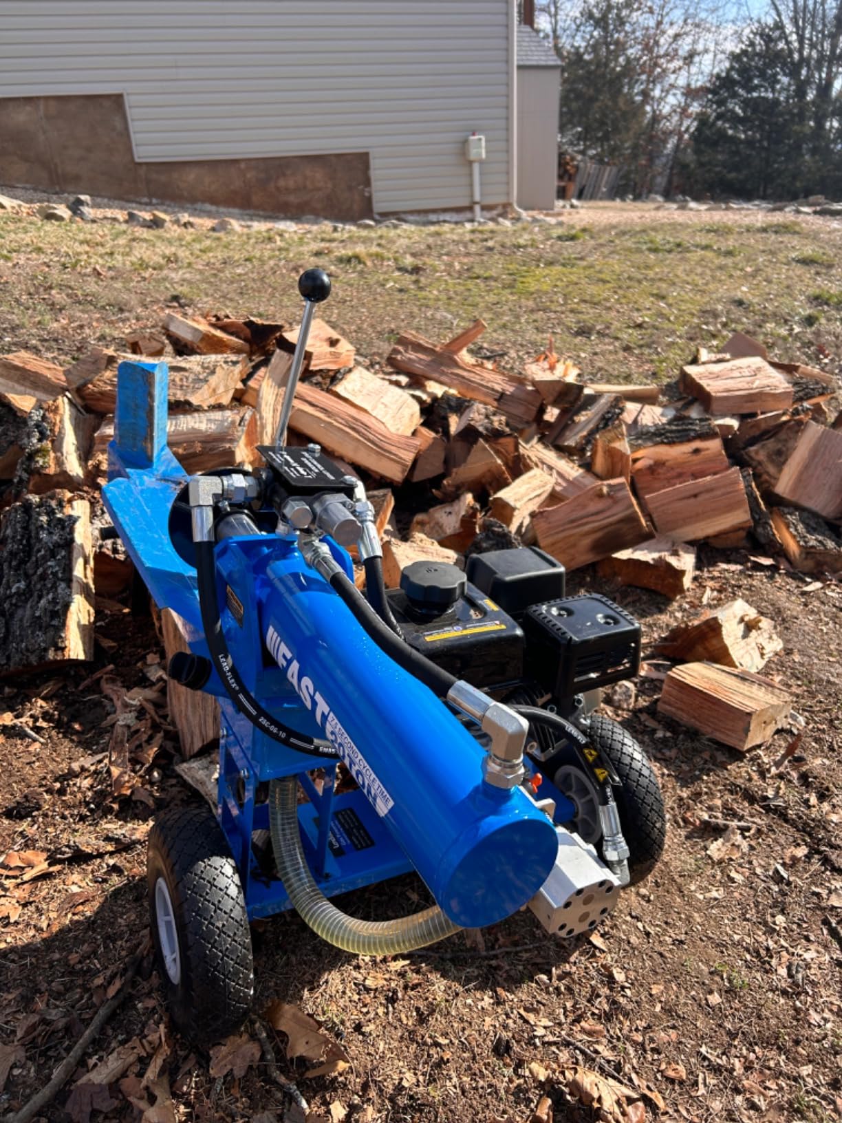 Landworks Portable 20-Ton Gas Log Splitter, 7 HP, Rapid Auto Return | Two-stage pump to apply 20 tons to 20