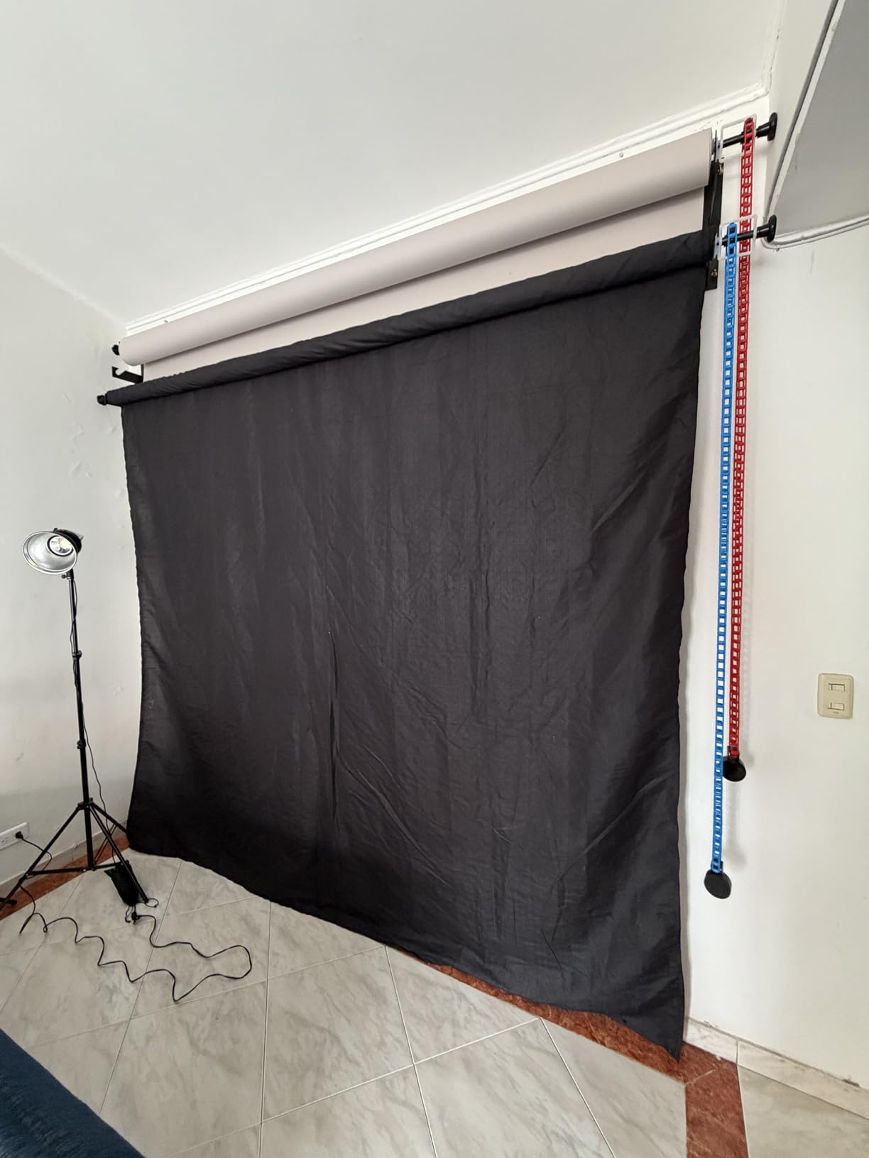 Photography Backdrop Wall Mount 3 Roller Support System | Manual Photo Background Ceiling Holder, Including 2 Tri-fold Hooks, 6 Expand Bars, 3 Chains, for Home Studio Game Video customer photo 2