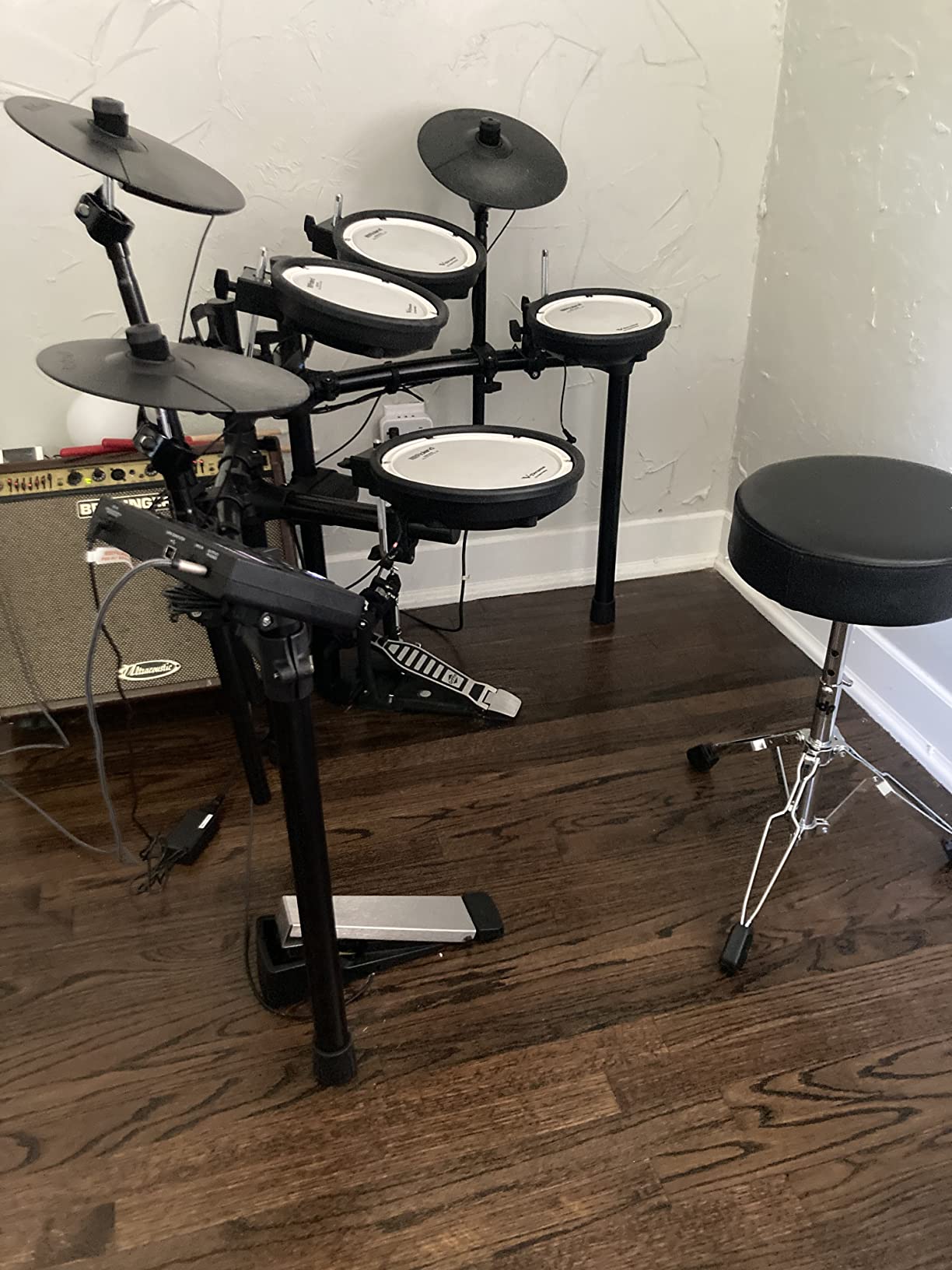 Roland TD-07DMK Electronic V-Drums Kit - Legendary Double-Ply All Mesh Head kit with superior expression and playability - Bluetooth Audio & MIDI - 40 FREE Melodics Lessons customer photo 1