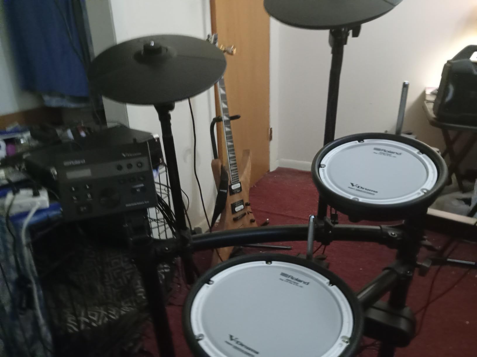 Roland TD-07DMK Electronic V-Drums Kit - Legendary Double-Ply All Mesh Head kit with superior expression and playability - Bluetooth Audio & MIDI - 40 FREE Melodics Lessons customer photo 2