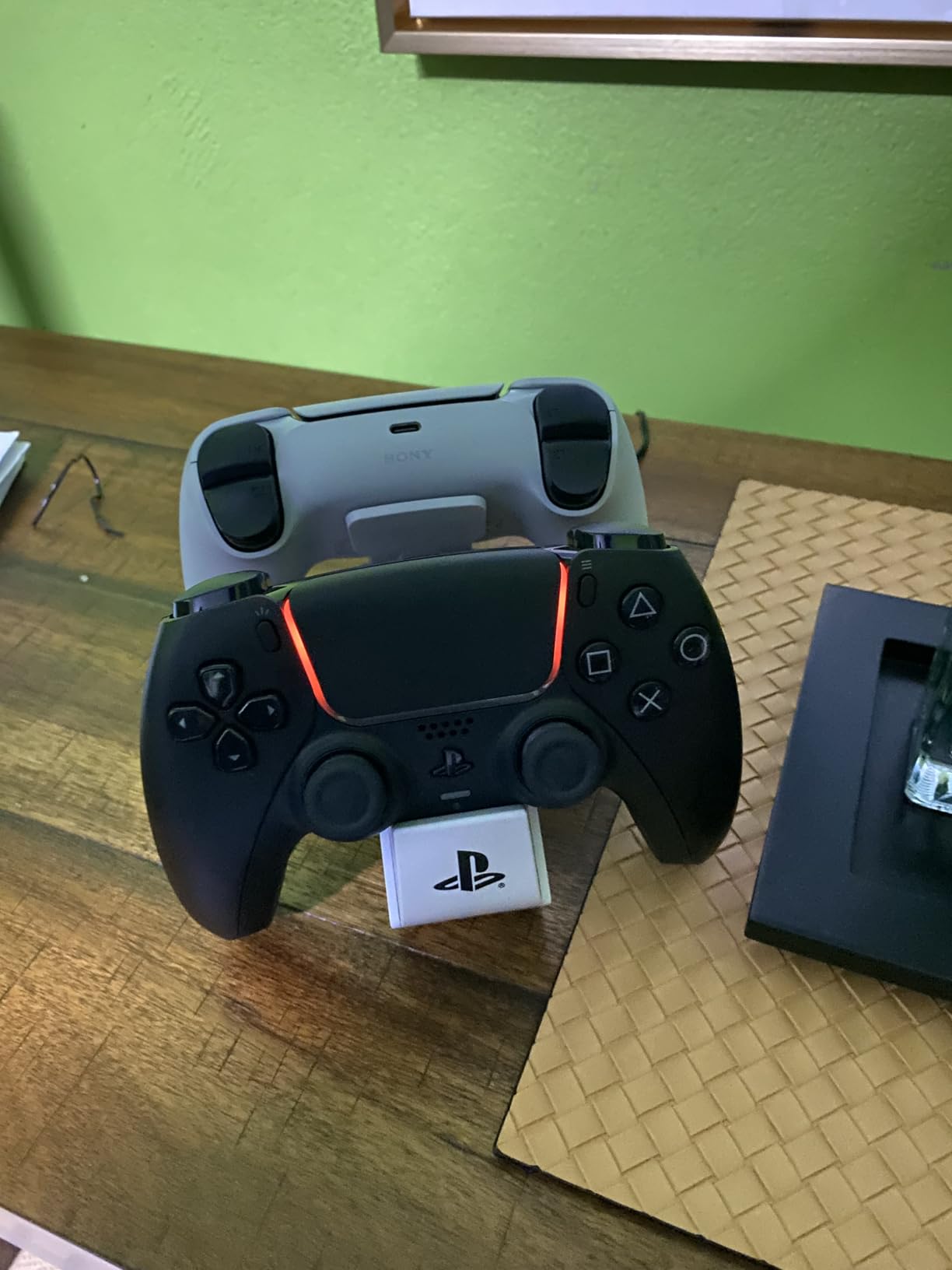 PowerA Twin Charging Station for DualSense Wireless Controllers, Officially Licensed - PlayStation 5 customer photo 2