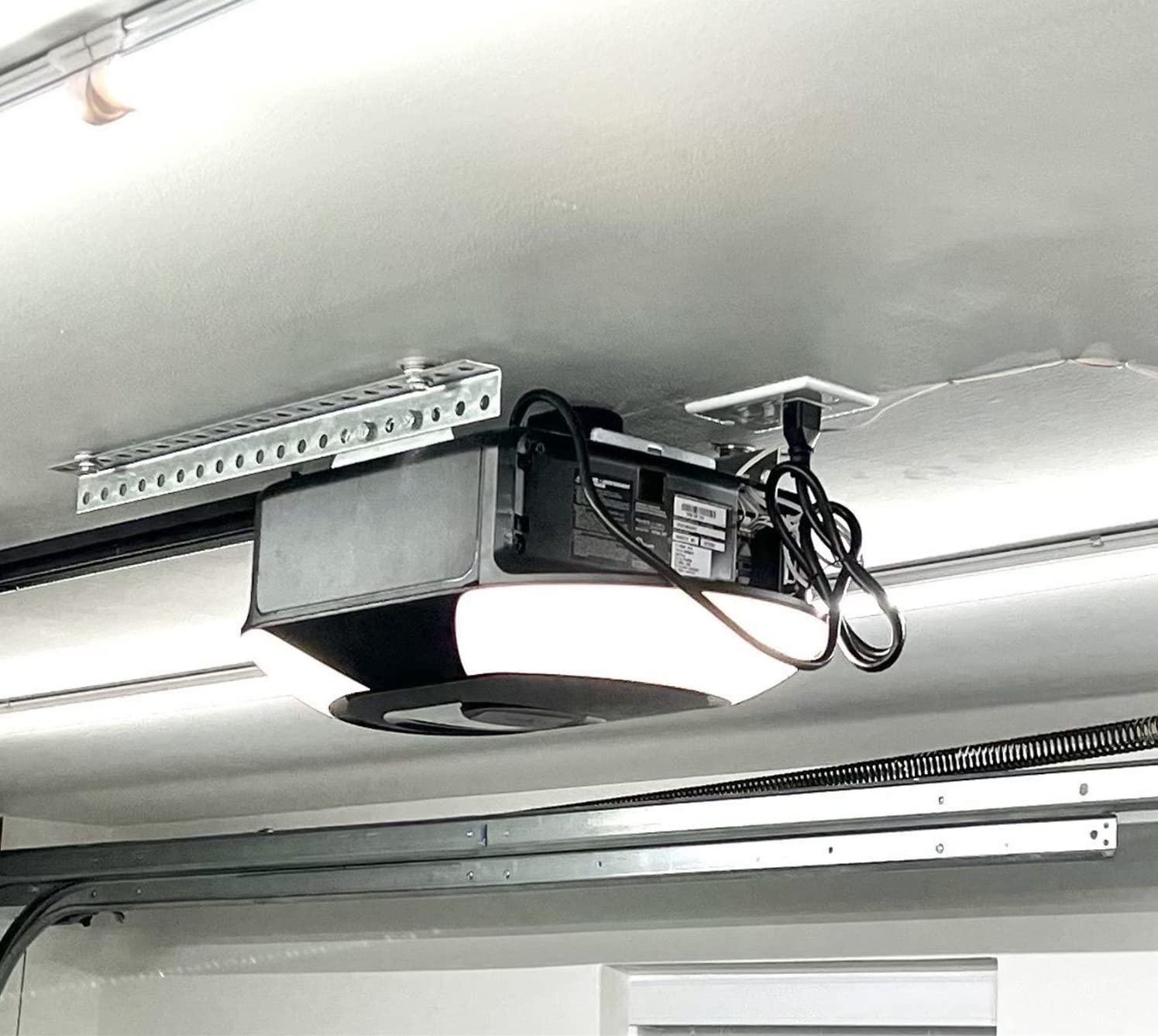 Chamberlain B6753T Smart Garage Door Opener, Video Streaming & Advanced Corner LED Lighting - myQ Smartphone Controlled - Ultra Quiet, Strong Belt Drive & MAX Lifting Power customer photo 1