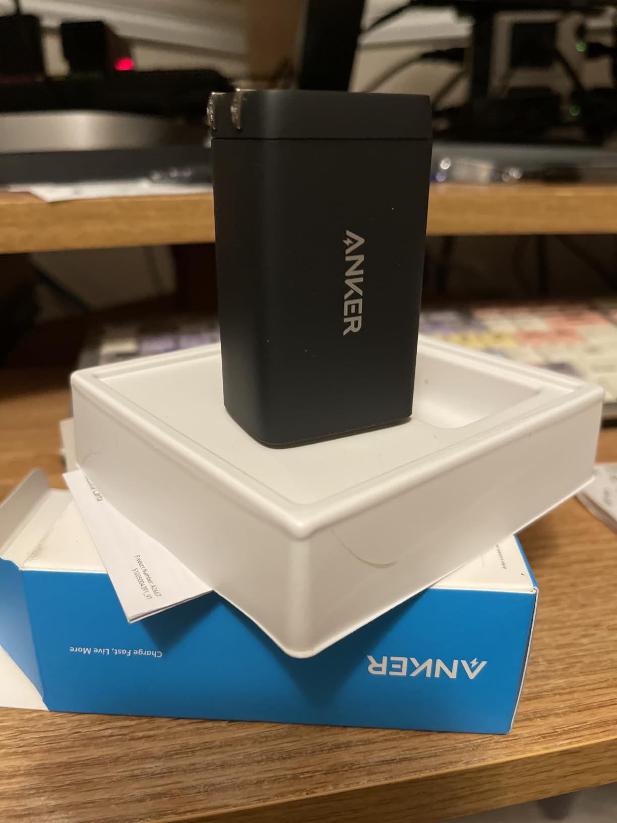 Anker Phone Charger, 65W 3-Port Fast Compact Foldable USB C Charger Block, Type C Charger Fast Charging for MacBook Pro/Air, iPad Pro, Galaxy S20, Dell XPS 13, Note 20/10+, iPhone 17 Series, and More customer photo 1