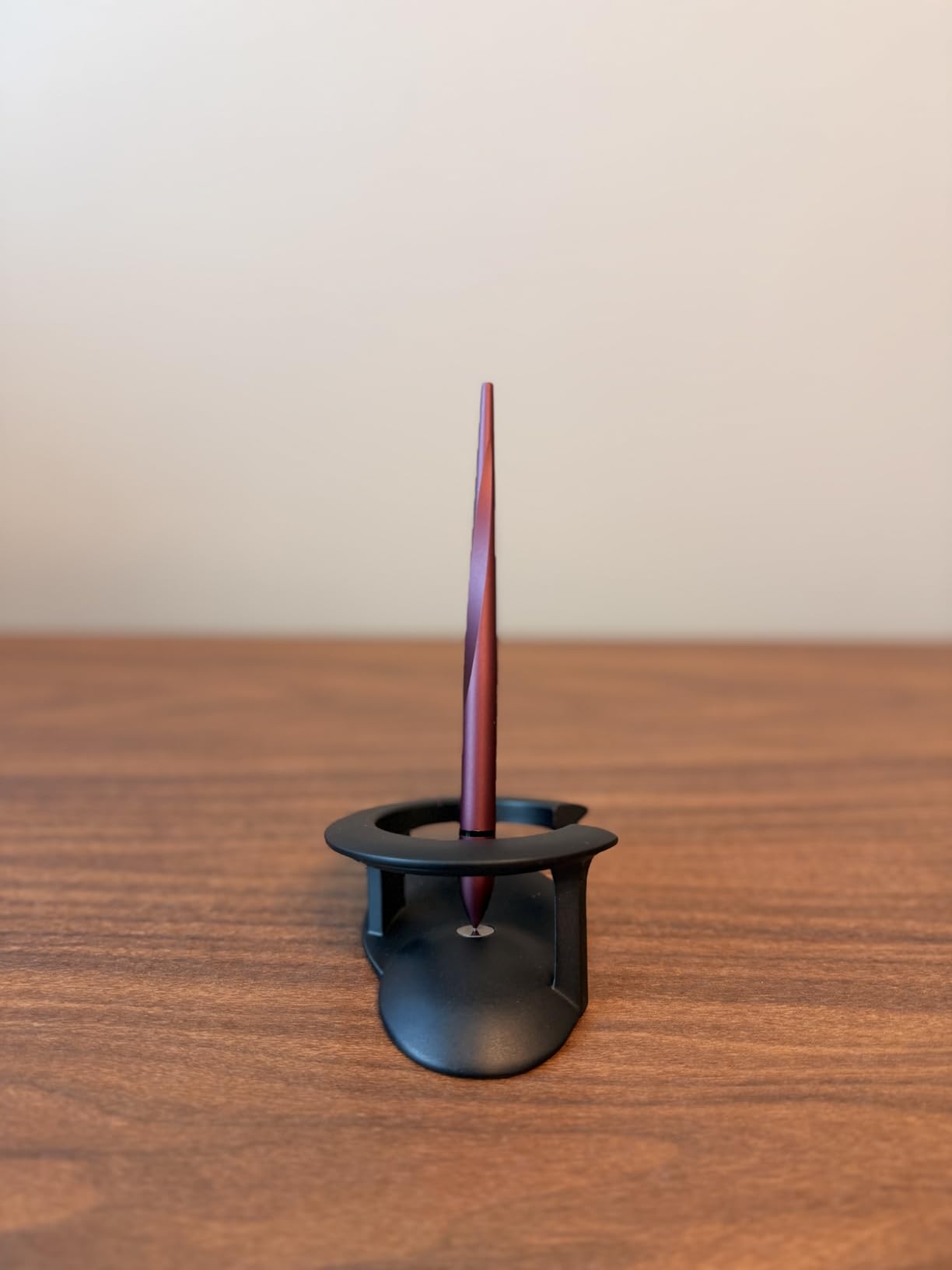 novium Hoverpen Interstellar - Space Black, Ballpoint Pen, Premium Futuristic Design customer photo 1