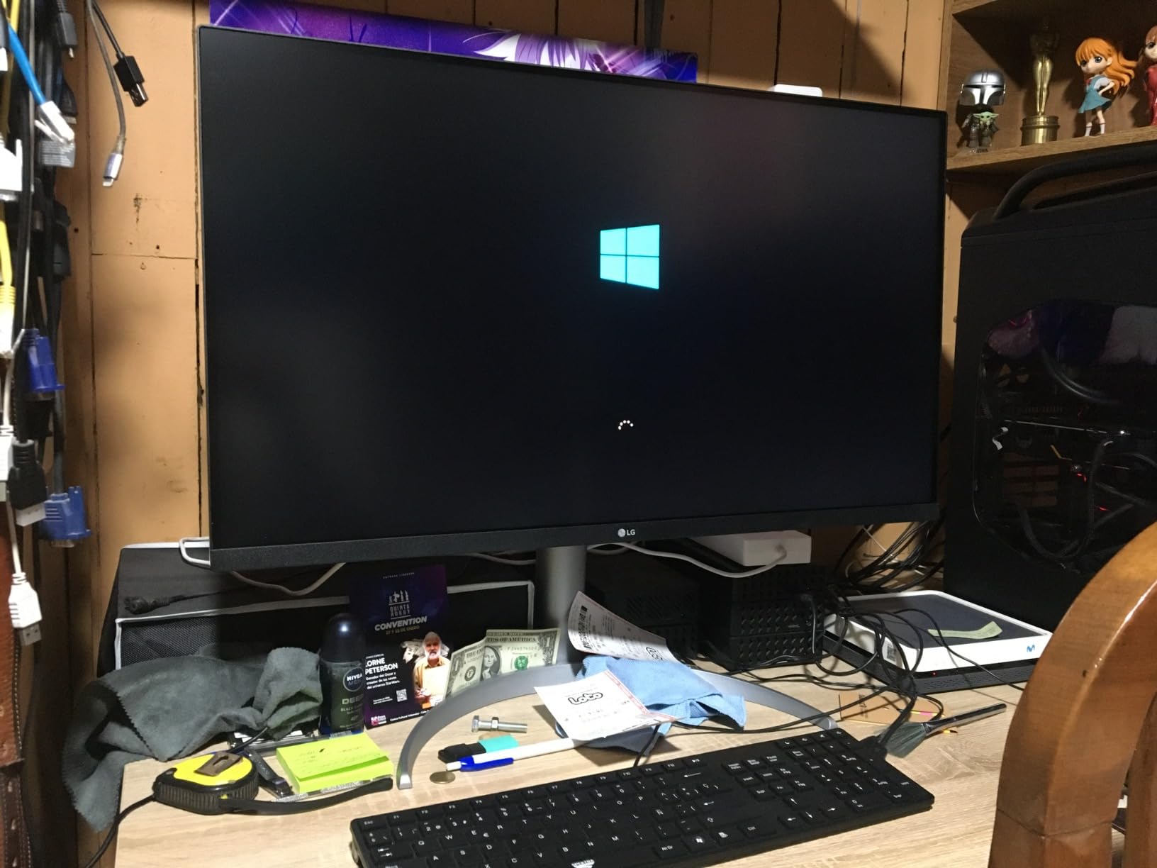 LG 32UP83A-W 32-inch 4K UHD (3840 x 2160) Computer Monitor 60Hz, IPS, Ultrafine, USB Type-C 60W PD, HDMI, DisplayPort, Built-in Speaker, Tilt/Height/Pivot Adjustable Stand, Reader Mode, HDR10 customer photo 1