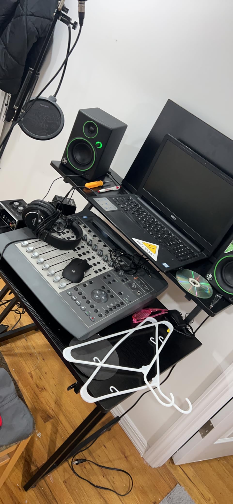 Monoprice Recording Studio Desk - with Raised Platform and Keyboard Tray, Black - Stage Right customer photo 1