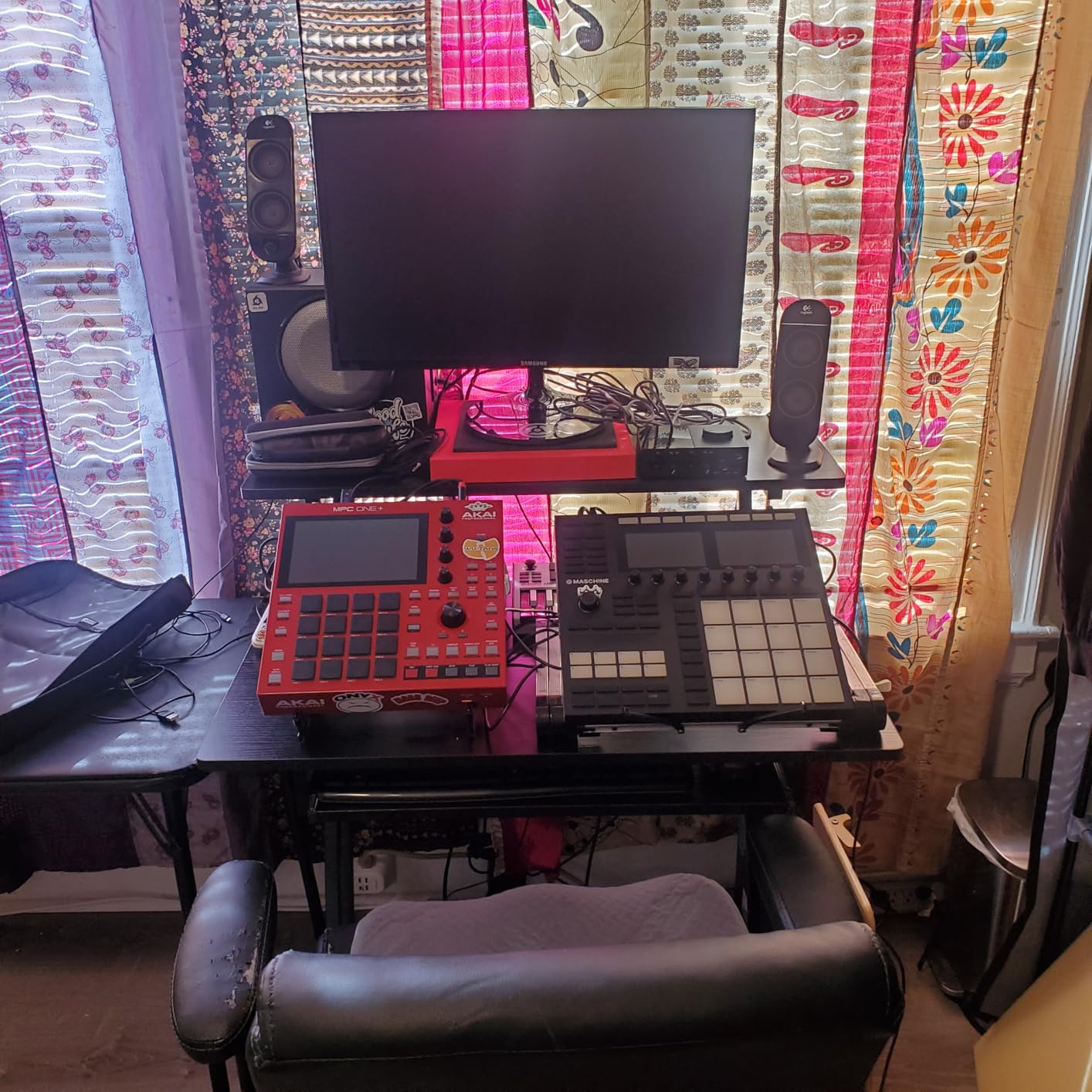 Monoprice Recording Studio Desk - with Raised Platform and Keyboard Tray, Black - Stage Right customer photo 2