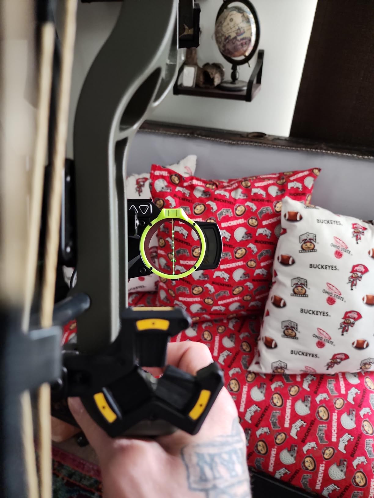 Burris Optics Oracle 2 Rangefinder Bow Sight, Built in Range Finder Measures Exact Distance, Calculates Perfect Aim/Drop Point, Adaptable Right or Left Handed Mount customer photo 1
