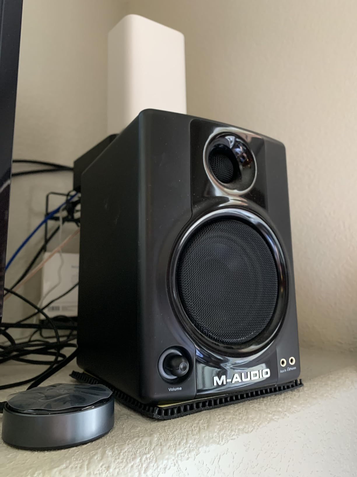 WiiM Mini AirPlay 2 Wireless Audio Streamer, Multiroom Stereo, Preamplifier, Works with Alexa and Siri Voice Assistants, Stream Hi-Res Audio from Amazon Music, Tidal and More customer photo 1