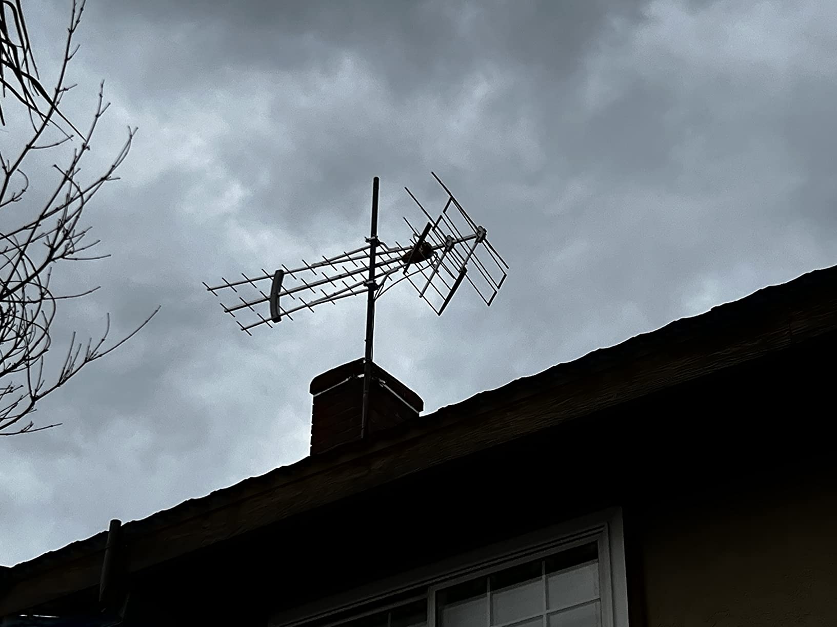 Televes DAT BOSS Mix LR 149884 HDTV Antenna - Long Range High VHF/UHF Reception with Built-in TForce Amplifier, FM & LTE/4G/5G Filtering, Up to 100 mi Range, Power Supply Included - Made in Spain customer photo 1