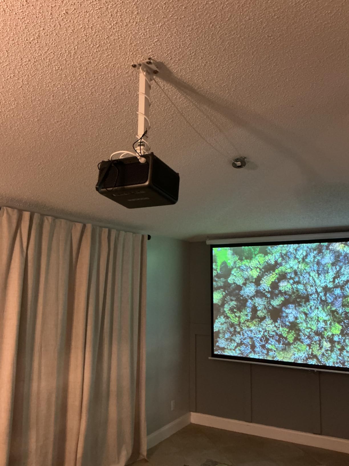 WALI Universal 3-in-1 Projector Ceiling Wall Mount for LCD/DLP Projectors | Height Adjustable Projector Bracket with Extension Pole, Supports up to 44lbs, (PM-003-W), White customer photo 2
