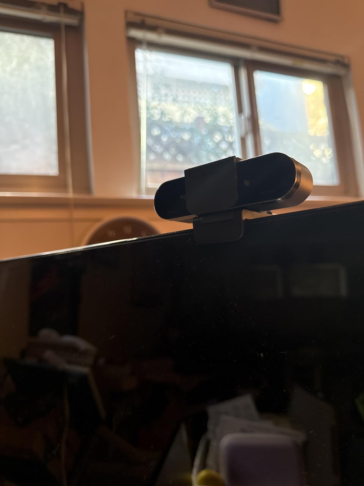 Logitech Brio Ultra 4K HD Webcam for Streaming and Meetings - Black | Ultra HD with glass lens, auto light correction, wide view, works with Windows Hello, certified for Teams, Zoom, Google Meet customer photo 1