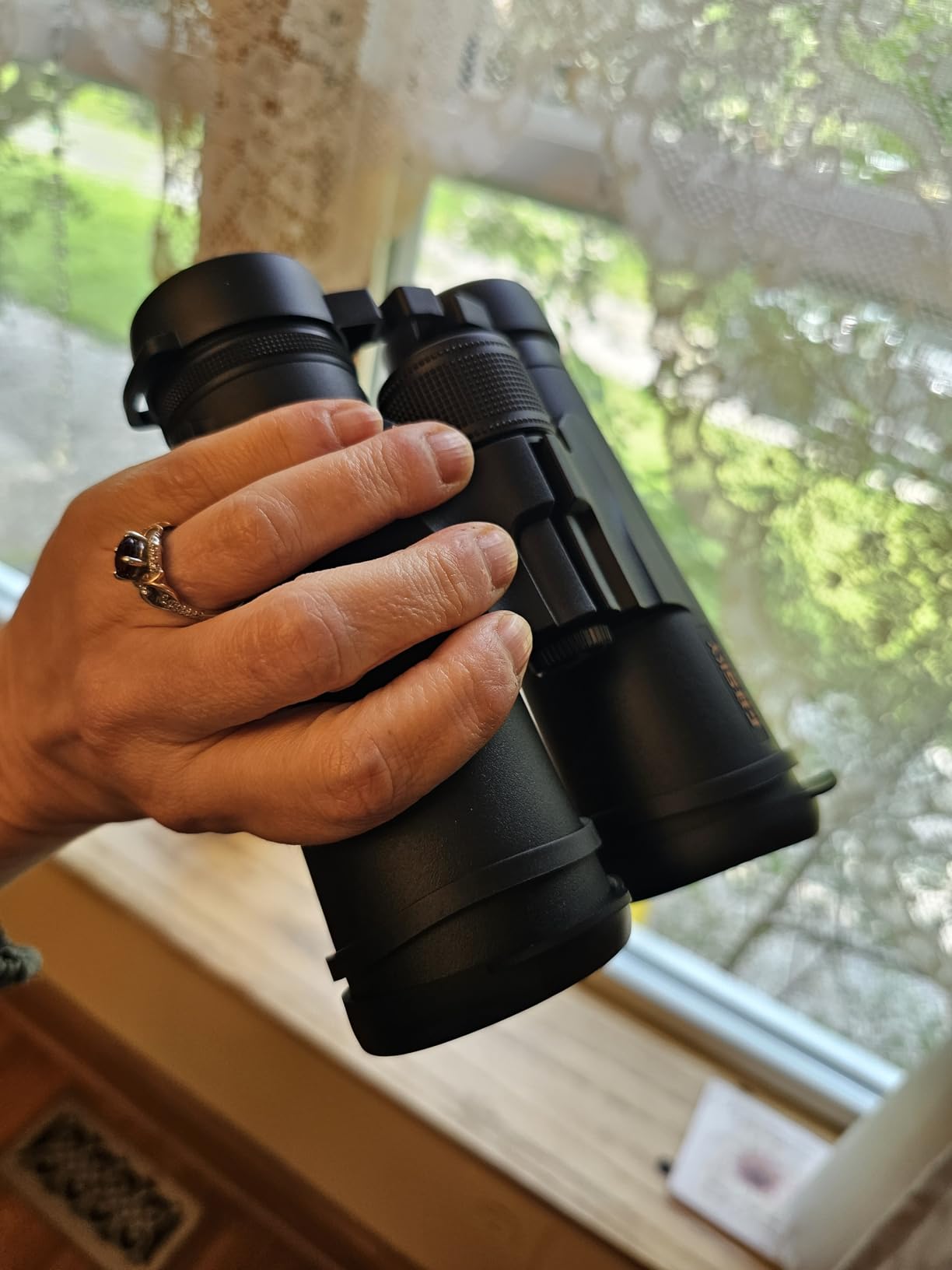Gosky 10x42 Binoculars for Adults High Powered with Phone Adapter & Tripod | Super Bright, BAK4 Prism, IPX7 Waterproof, for Bird Watching Hunting Cruise Safari Travel Outdoor Sports Concert customer photo 2