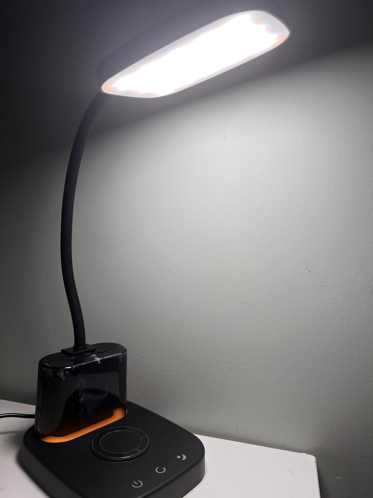 LED Desk Lamp with 10W Wireless Charging & Pen Holder, CRI 95, 800LM, Stepless Dimming, 3 Modes, 360° Flexible Arm, Touch, Study Table Lamp for Home Office, Dorm Room, with Adapter customer photo 1