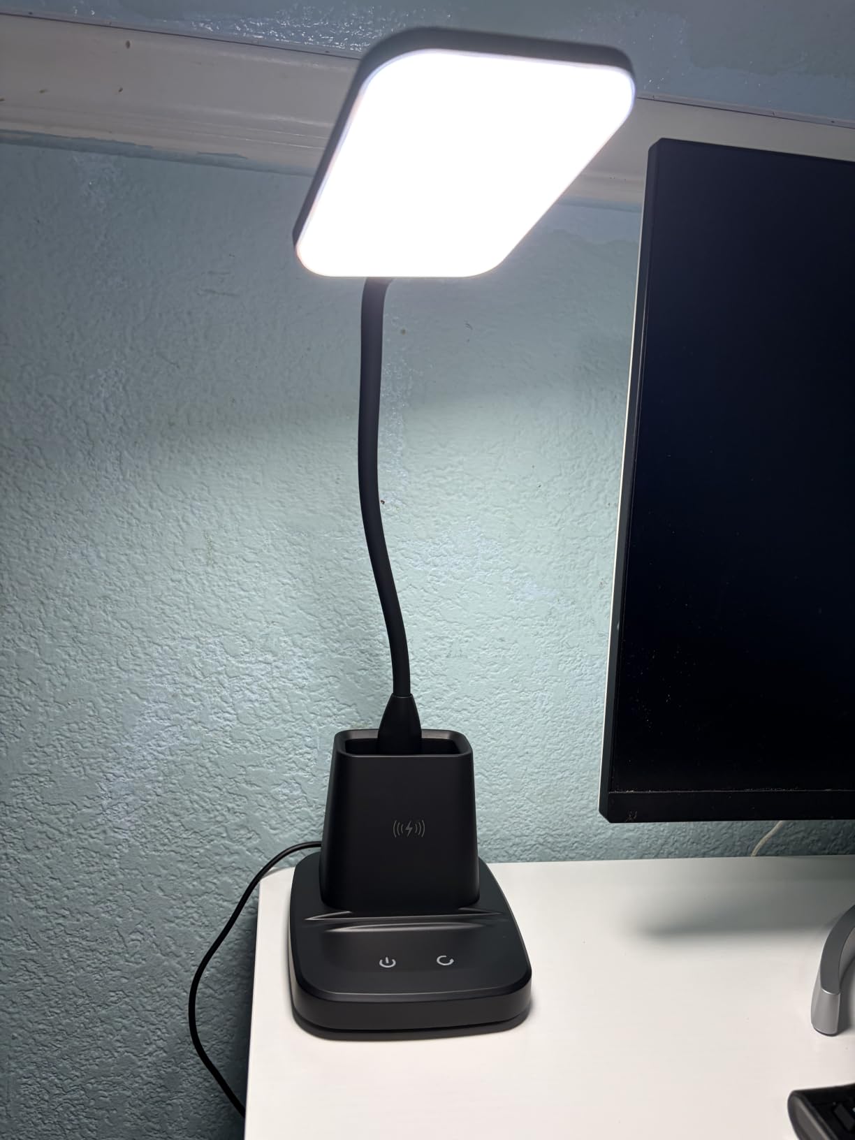 LED Desk Lamp with 10W Wireless Charging & Pen Holder, CRI 95, 800LM, Stepless Dimming, 3 Modes, 360° Flexible Arm, Touch, Study Table Lamp for Home Office, Dorm Room, with Adapter customer photo 2