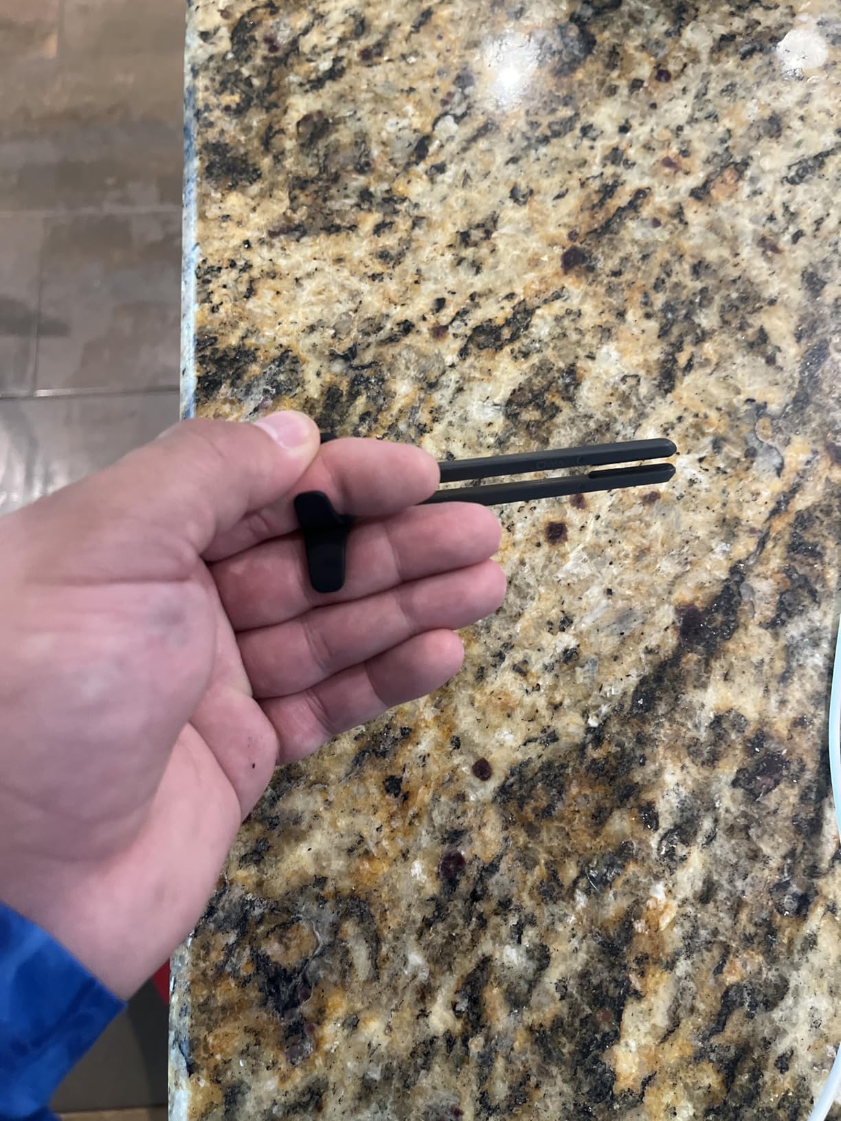 PRO Finger Chopsticks for Gamers - As Seen on Shark Tank! The Official Snacking Tool of the Future - Enjoy Snacks and Chips with Ease - Innovative Gaming Snacking Solution - Snack Chopsticks customer photo 2