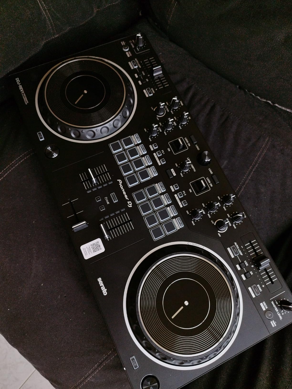 Pioneer DJ DDJ-REV1 2-deck Serato DJ Controller, Black customer photo 2