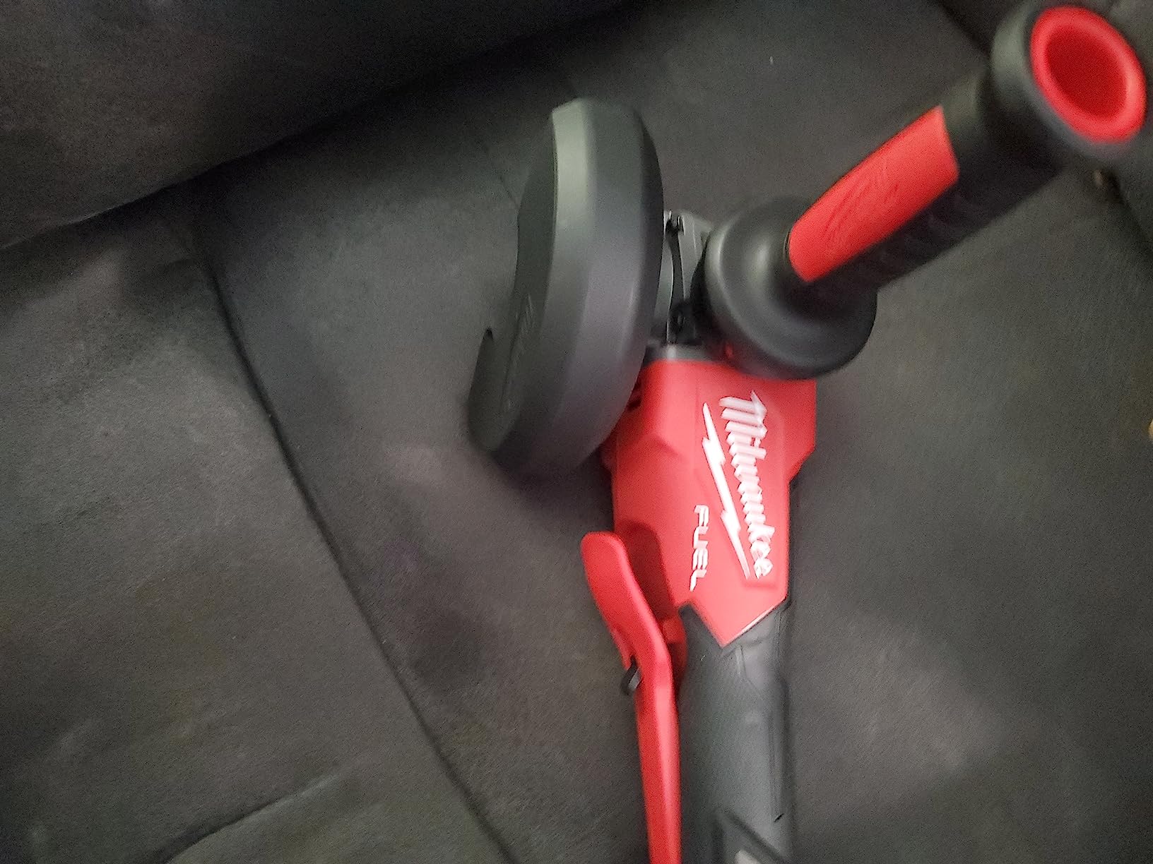 Milwaukee 2880-20 M18 Fuel Brushless Lithium-Ion 4-1/2 in. / 5 in. Cordless Small Angle Grinder with No-Lock Paddle Switch (Tool Only) customer photo 2