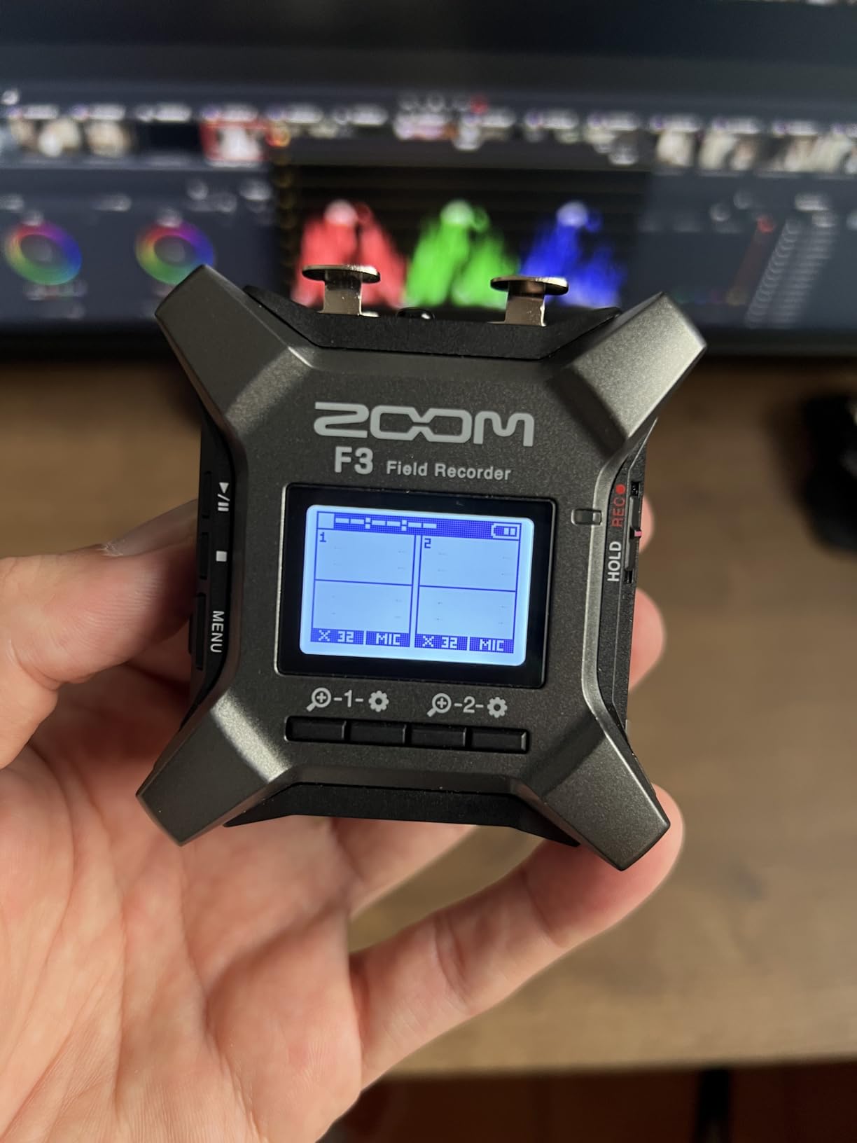 Zoom F3 Professional Field Recorder for Filmmakers & Musicians with 2 Locking XLR/TRS Inputs, Pro Quality Preamps, 32-Bit Float, Dual AD Converters, Battery Power, and Wireless Control | 2 Locking Xlr and Trs with Plus 48V, Dual a and D, Ultra Low-Noise Preamps, Aa Power, Wireless Bta-1 customer photo 1