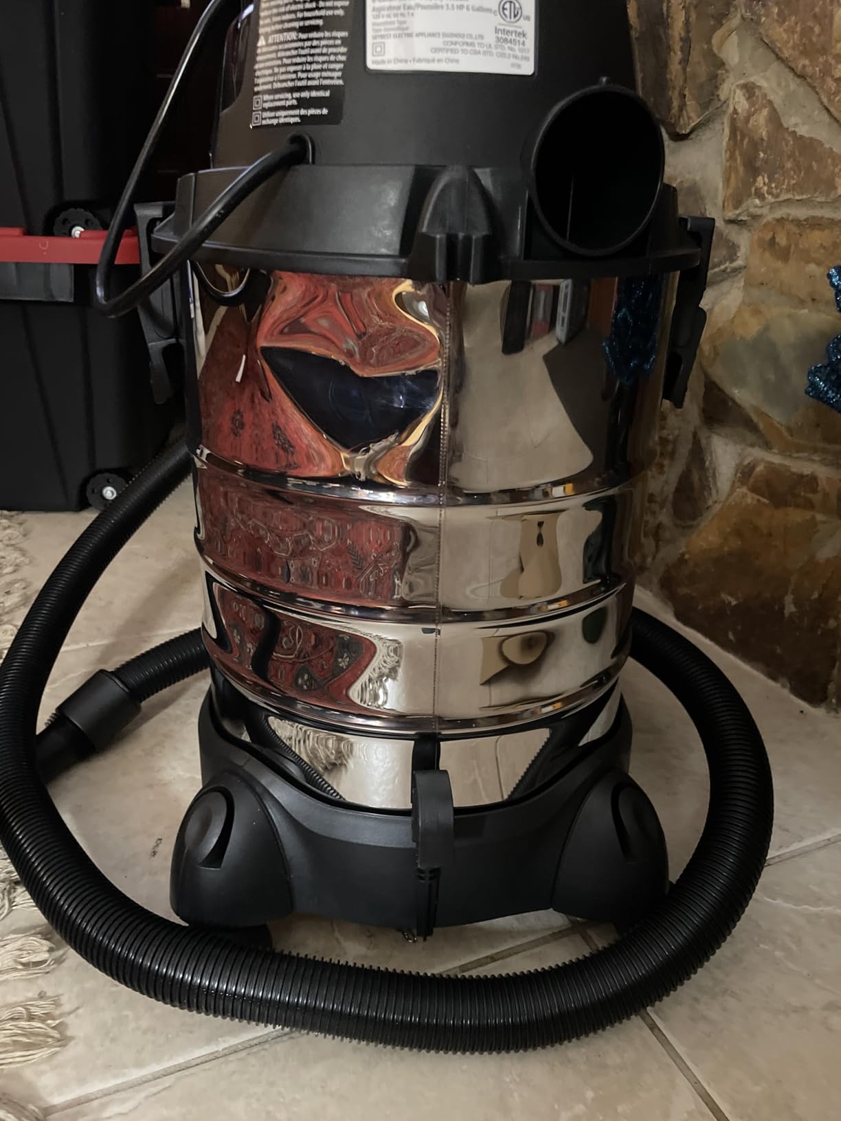 Amazon Basics Wet Dry Shop Vacuum Cleaner, 6 Gallon, 3.5 HP Stainless Steel, with Filter customer photo 2