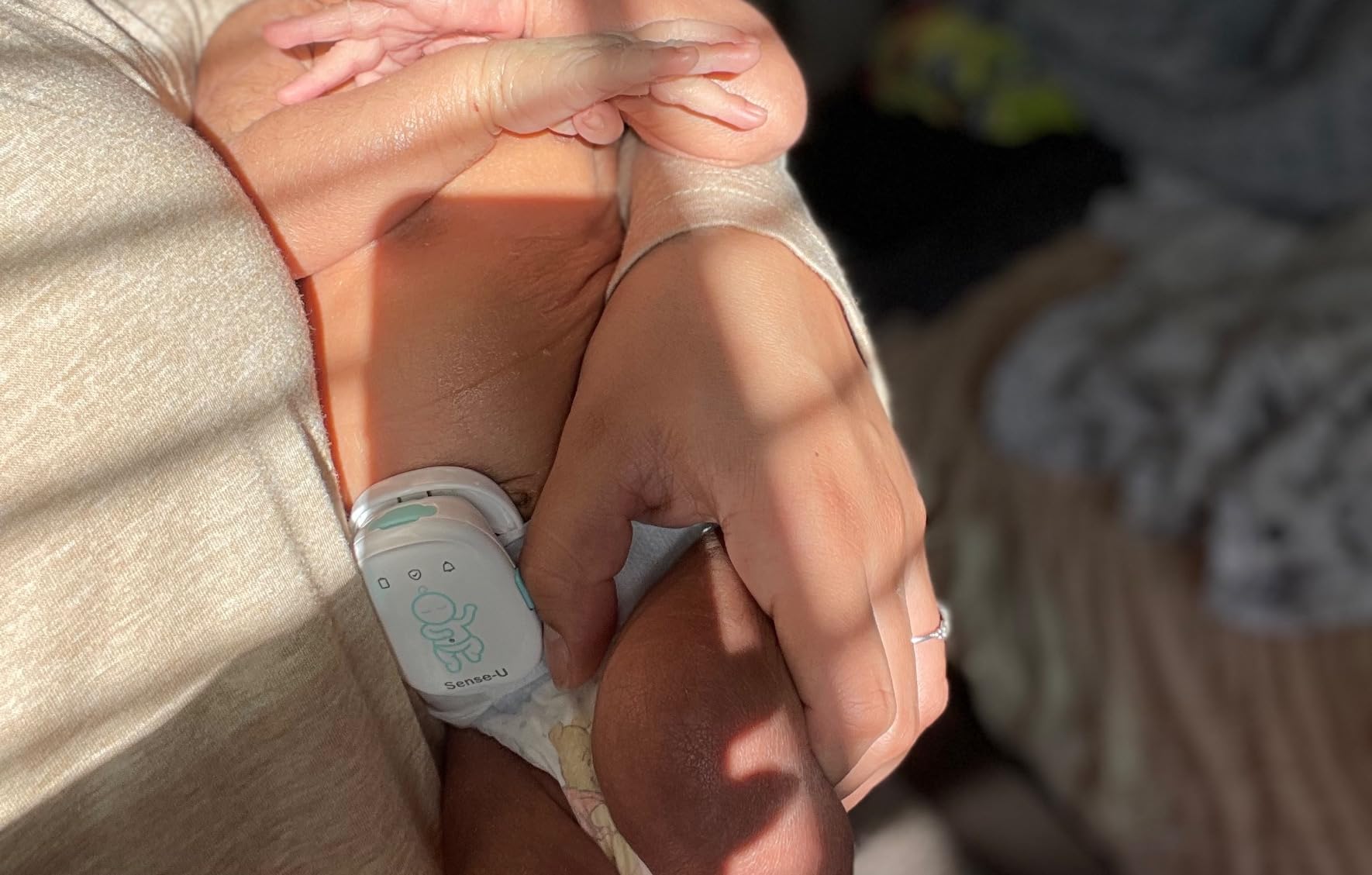 Sense-U Pro Baby Monitor(Long Range) - Tracks Movement, Rollover & Temperature Anywhere for Better Sleep, Simple Clip-On Smart Tracker with Arousal Vibration, Audible Alerts & Sleep Analysis customer photo 2