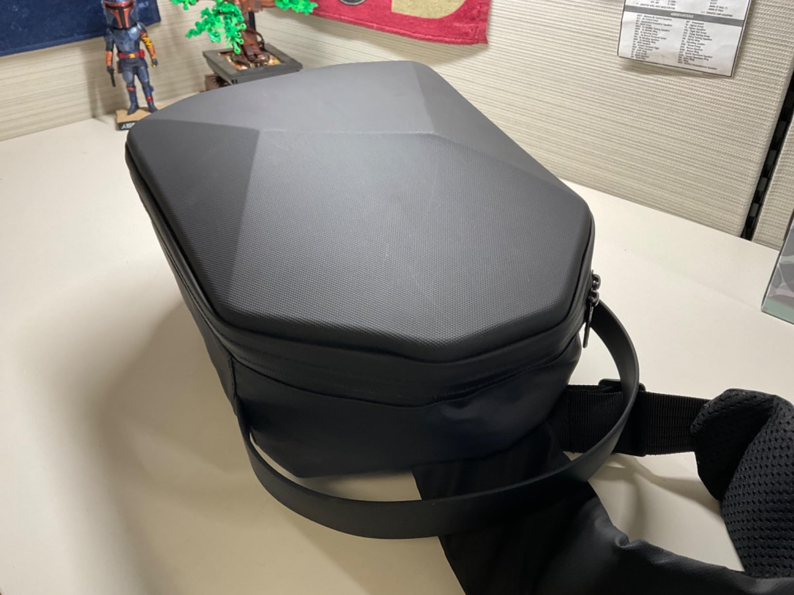 TOENNESEN VR Carrying Case for Meta Quest 3S/3/2, Fits BOBOVR/KIWI Straps | Half-Hard Shell, Shoulder Strap, Storage for Headset and Controllers, Travel-Friendly Design customer photo 2