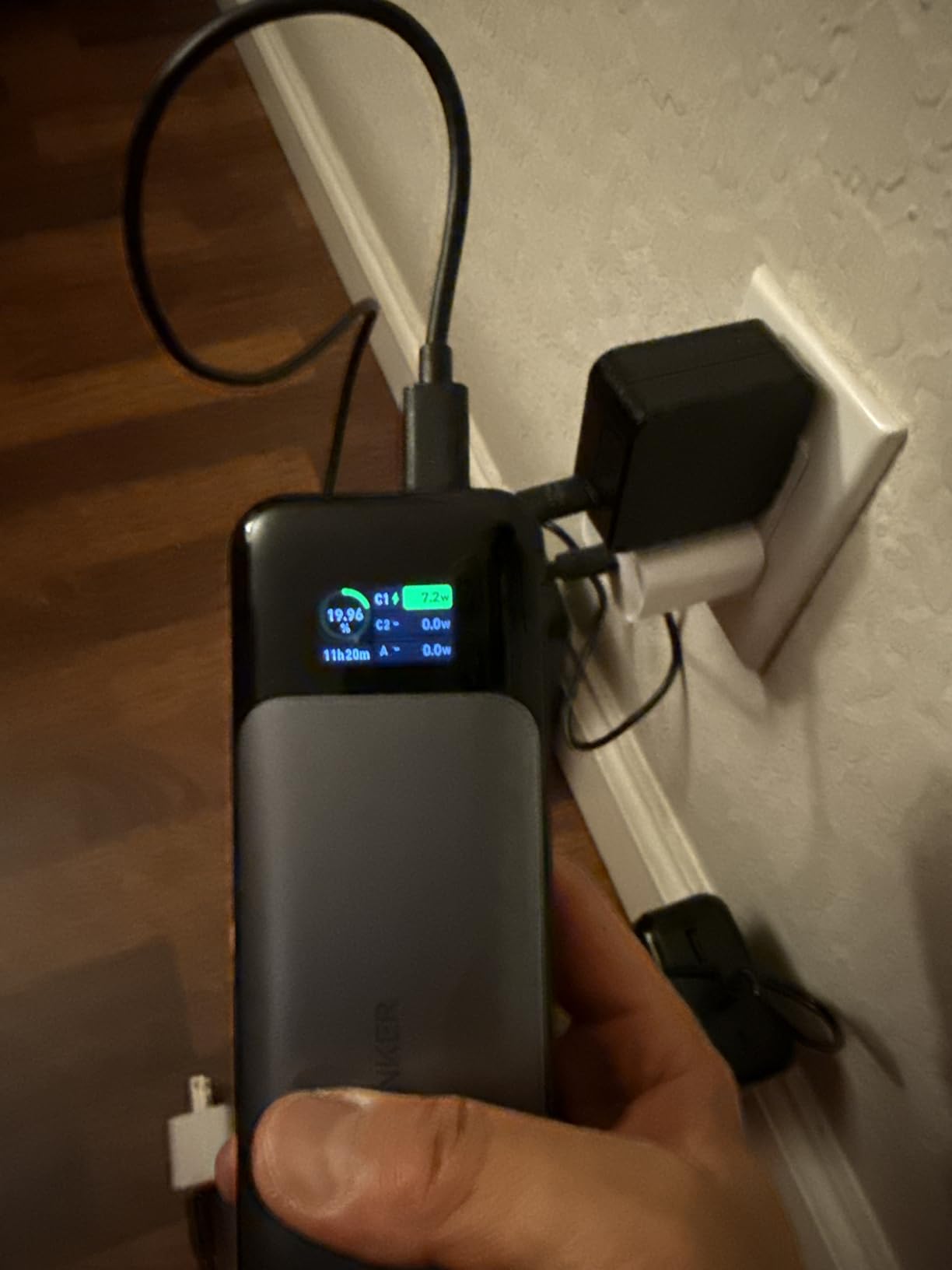 Anker 737 Power Bank, 140W 24,000mAh 3-Port Laptop Charger, Smart Display | Fast Multi-Device Charging, for iPhone 16 / 15 / 14 Series, Vision Pro, Samsung, MacBook, and More customer photo 2