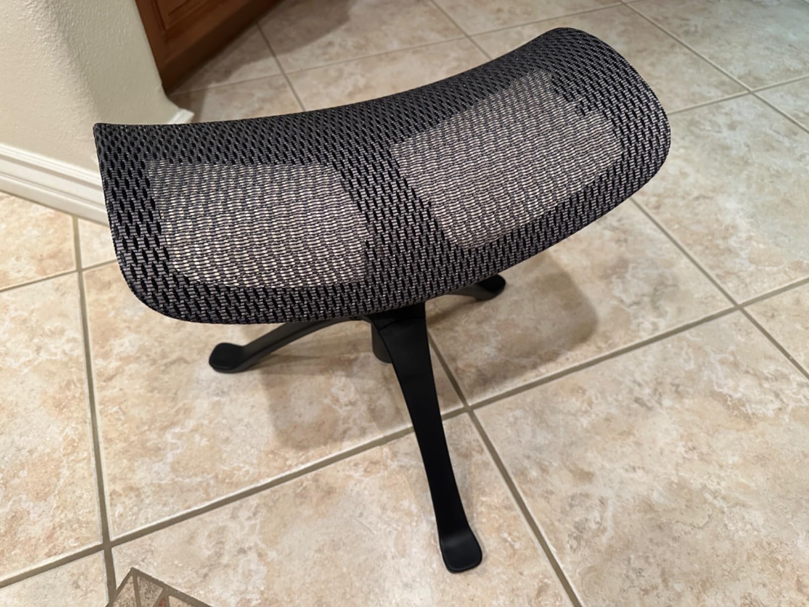 Lilithye Footrest for Desk Adjustable Height 2-in-1 Function, Black - Rotatable Ergonomic Under Desk Footrest Ottoman Stool Rolling Leg Rest for Home Office customer photo 2