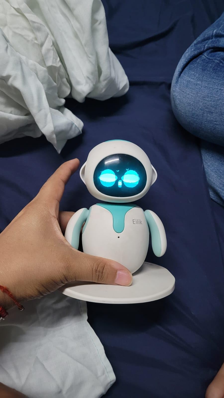 ENERGIZE LAB Eilik -Your Desktop Companion Full of Personality with Expressive Animations & Reactions, Touch-Responsive Play, Mini Games, Robot for Adults & Kids customer photo 2