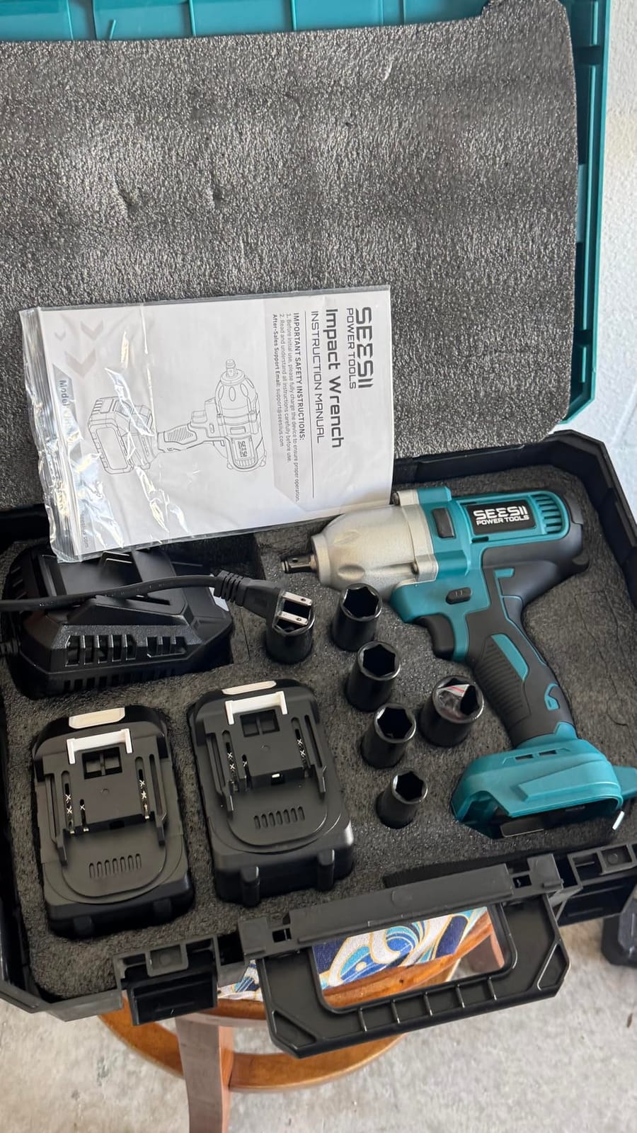 Seesii Impact Wrench 665 FT-LBS (900N.m) 3300IPM 1/2 Impact Gun High Torque Electric Impact Driver Cordless Impact Wrench with 21V 2x4.0Ah Battery 6 Sockets & Case for Home Car Tire Lug Nut Removal customer photo 2