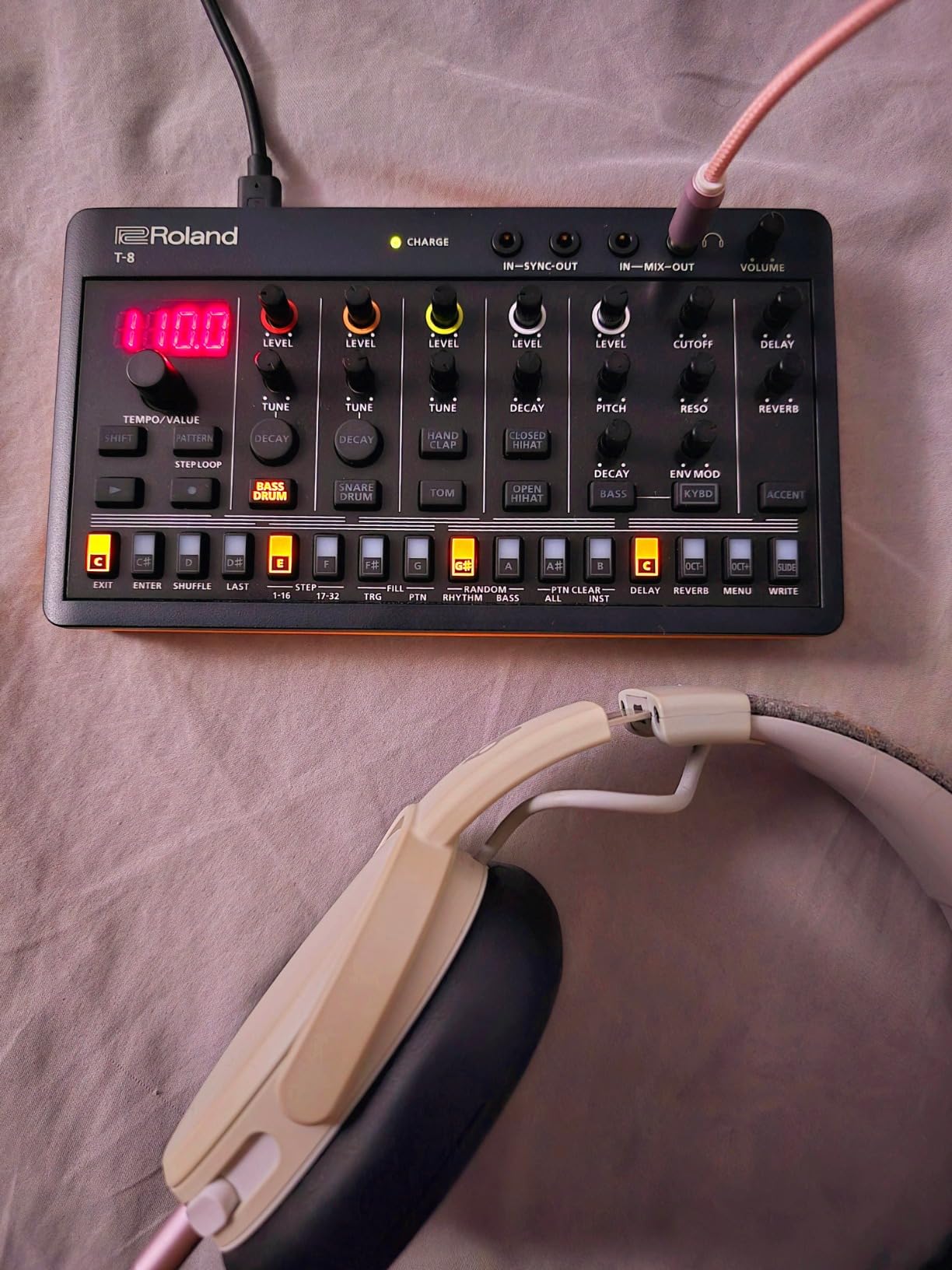 Roland AIRA Compact T-8 BEAT MACHINE | Ultra-Portable Rhythm and Bass Machine with Genuine Roland Sounds | TR-REC Drum Sequencer | Six Rhythm Tracks | Built-in Effects | USB and MIDI Connectivity customer photo 2