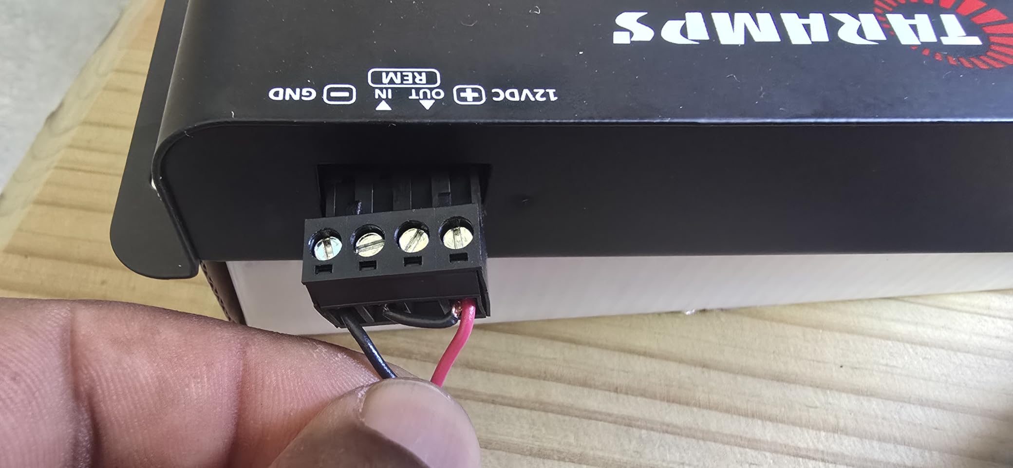 Taramps PRO 2.4S Car Audio DSP Equalizer 4 Channel Digital Crossover | Automotive DSP with 15-band EQ, active crossover, delay alignment, RCA & High-Level inputs for precise sound tuning. customer photo 2