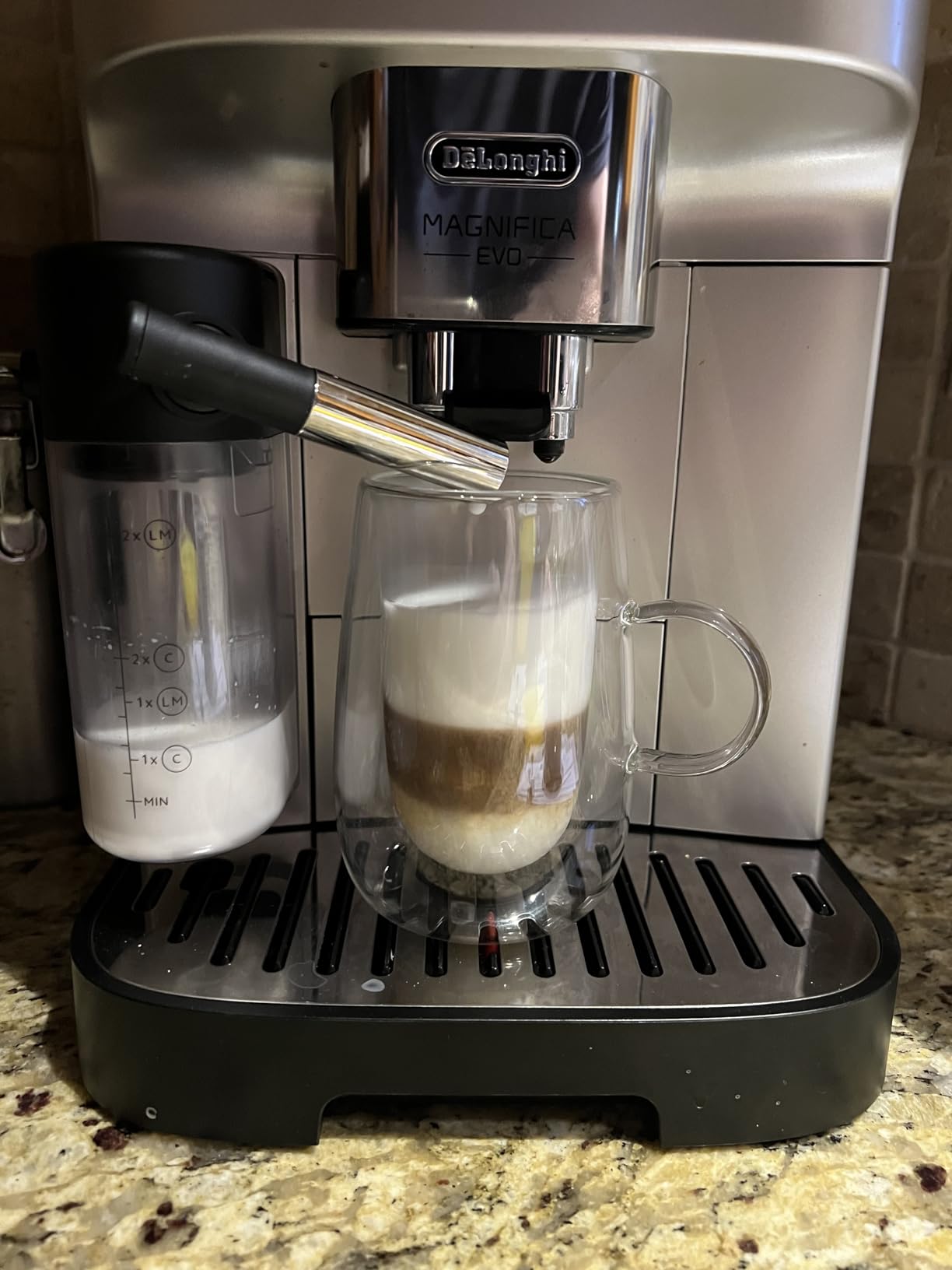De'Longhi Magnifica Evo Automatic Espresso Machine, Milk Frother, Silver | 7 One-Touch Recipes, Frother, Built-In Grinder, Craft Personalized Signature Drink customer photo 2