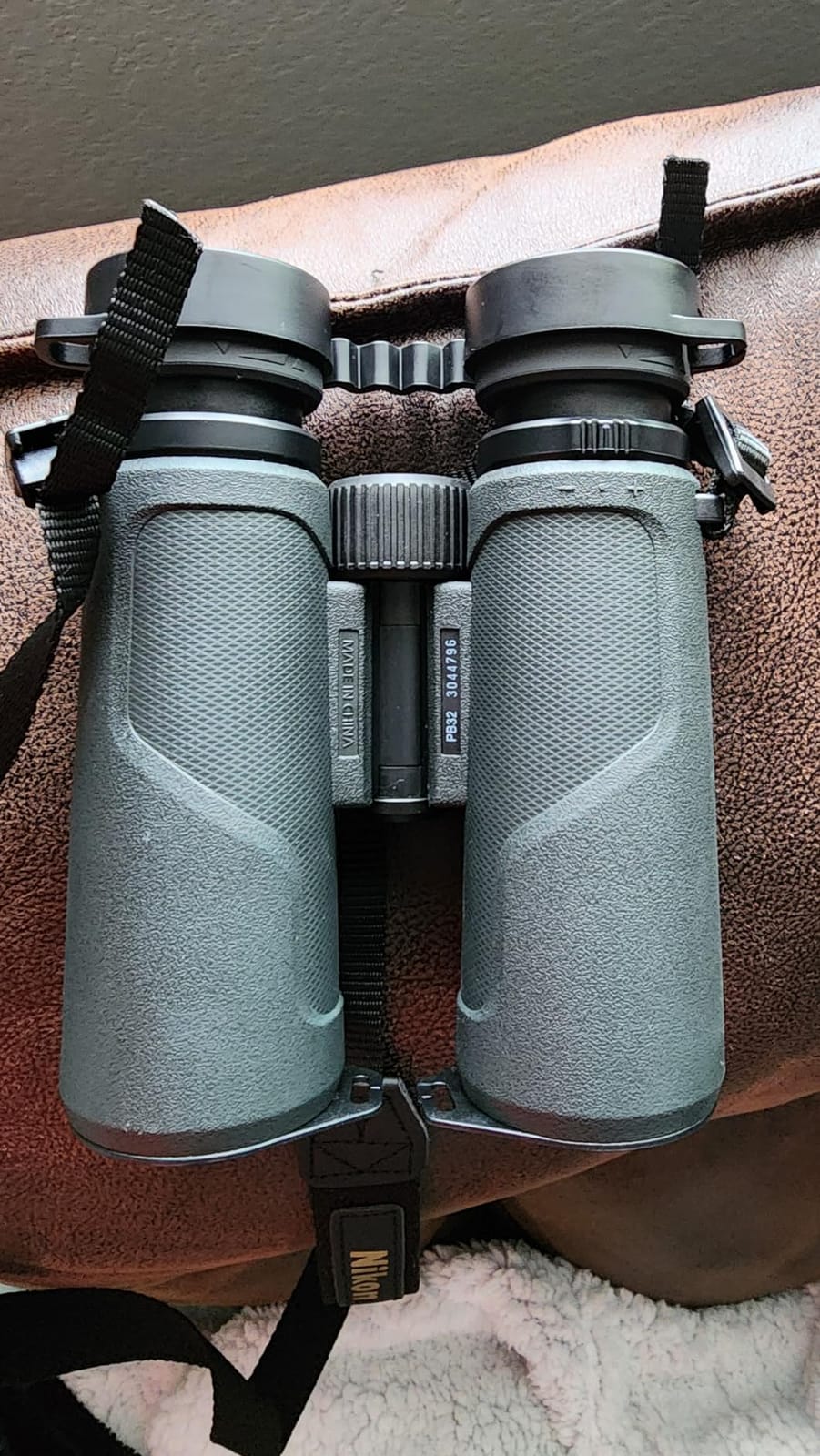 Nikon PROSTAFF P3 10x42 Binocular | Waterproof, fogproof, rubber-armored Full-Size Binocular, wide field of view & long eye relief customer photo 1