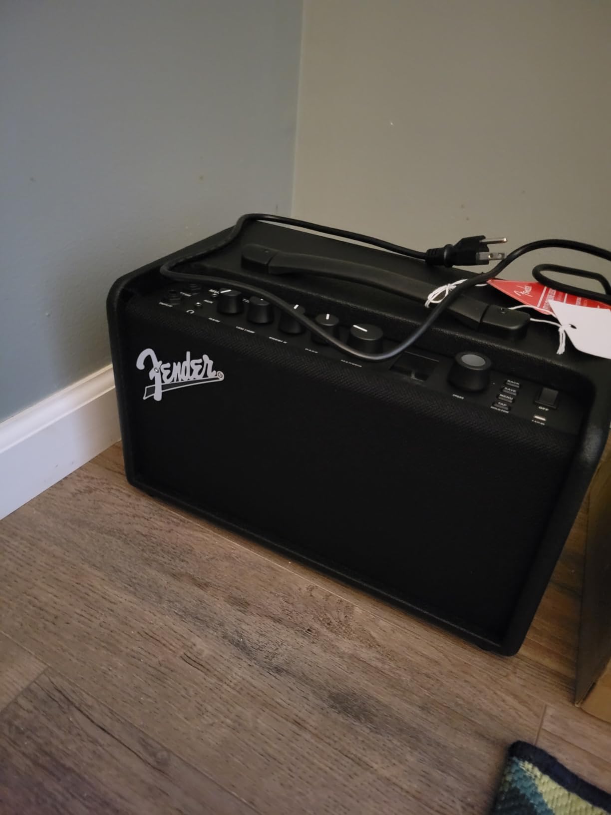 Fender Mustang LT40S Desktop Guitar Amplifier, 40-Watt Stereo Modeling Combo Amp with Dual 4 Inch Full-Range Speakers customer photo 1
