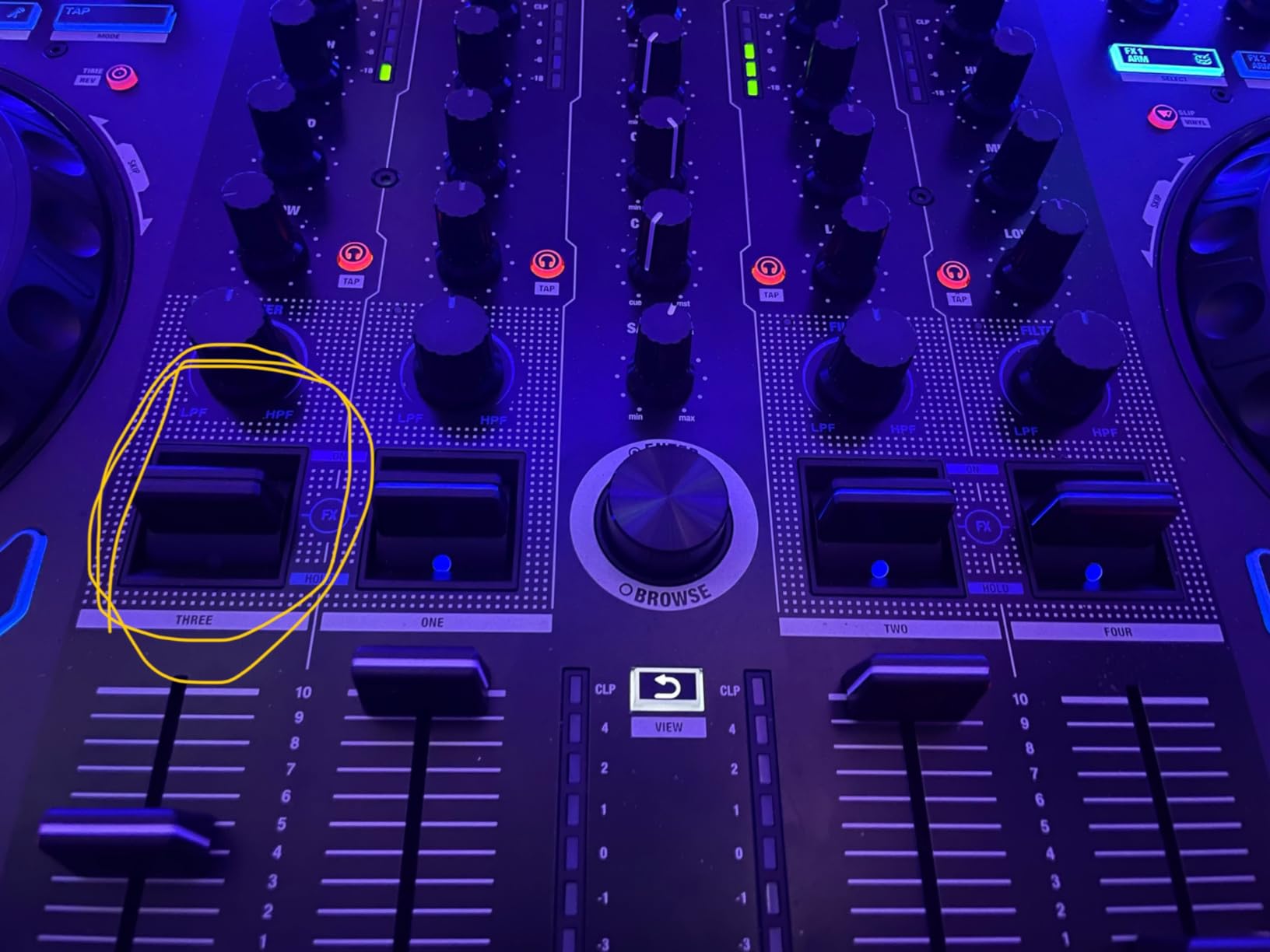 Reloop Mixon 8 Pro 4-Channel DJ Controller, Black customer photo 1