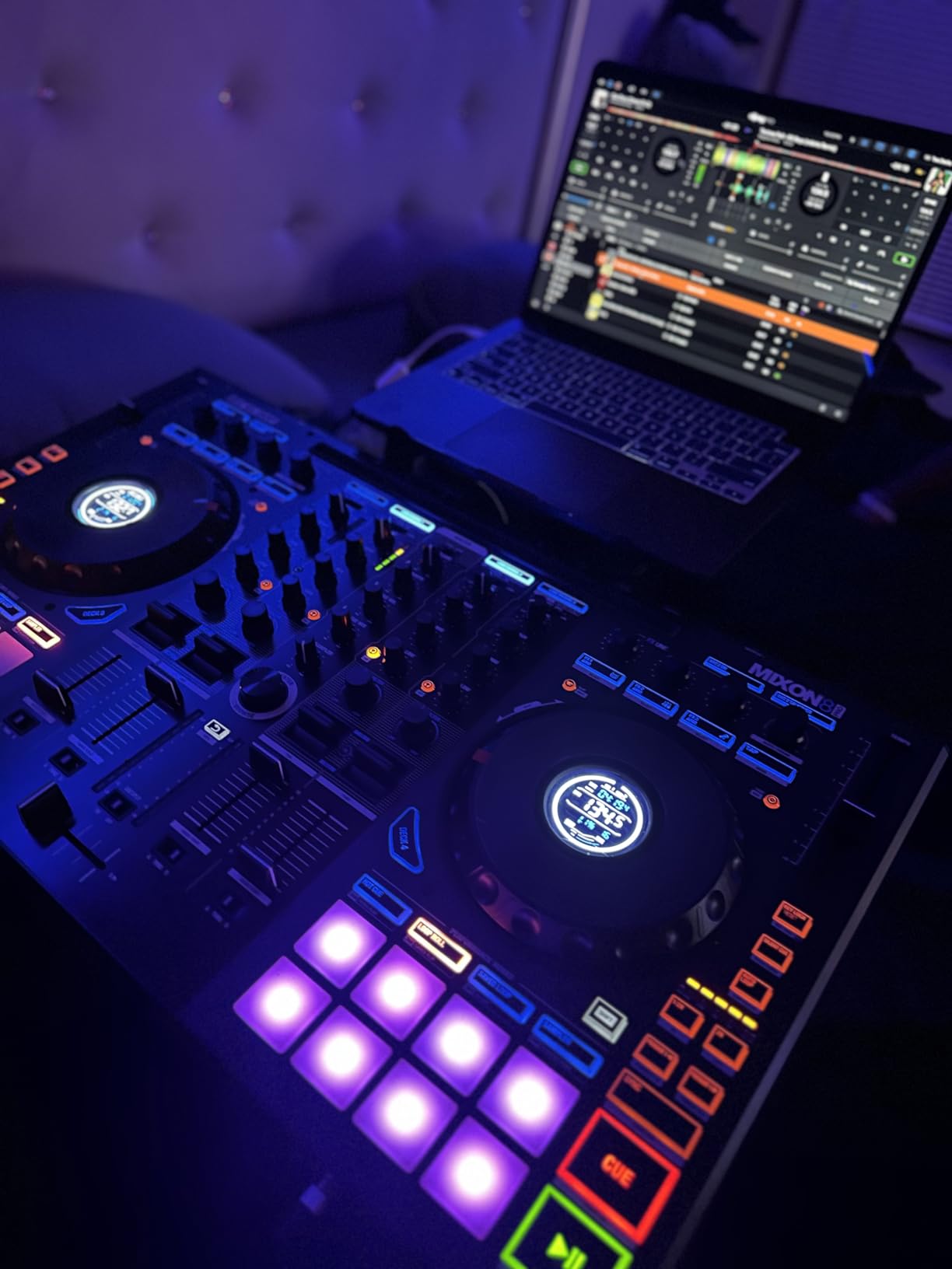 Reloop Mixon 8 Pro 4-Channel DJ Controller, Black customer photo 2