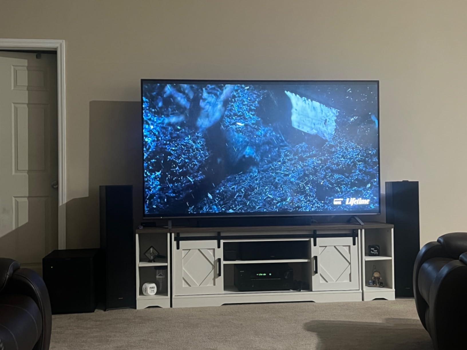 Klipsch Reference 5.1 Home Theater Speaker Bundle with R-610F Floorstanding Speakers, R-52C Center, R-12SW Subwoofer, R-41M Bookshelf Speakers and Denon AVR-S670H 8K Receiver customer photo 2