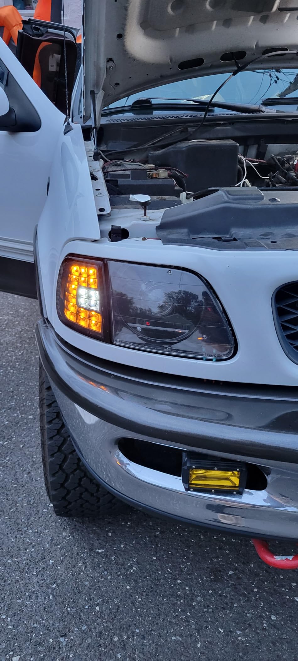 YUFANYA 2.5inch Bi Projector Lens, Car Headlight Retrofit Kit with Hi/Lo Beam, 70W 20,000LM 6000K White, Focus Beam with Sharp Cut off Line No Blind Oncoming Car Upgrade Bi-Xenon Projector Lens customer photo 1