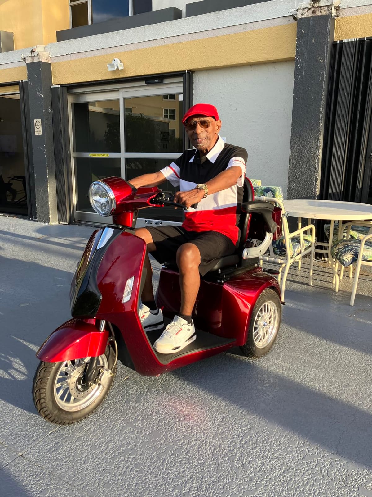 Heavy Duty 3 Wheel Mobility Scooters for Seniors & Adults 500lbs Capacity - Electric Powered Wheelchair Device - 800W All Terrain Fast Mobility Scooter for Outdoor w/Long Range Battery Remote Key customer photo 1