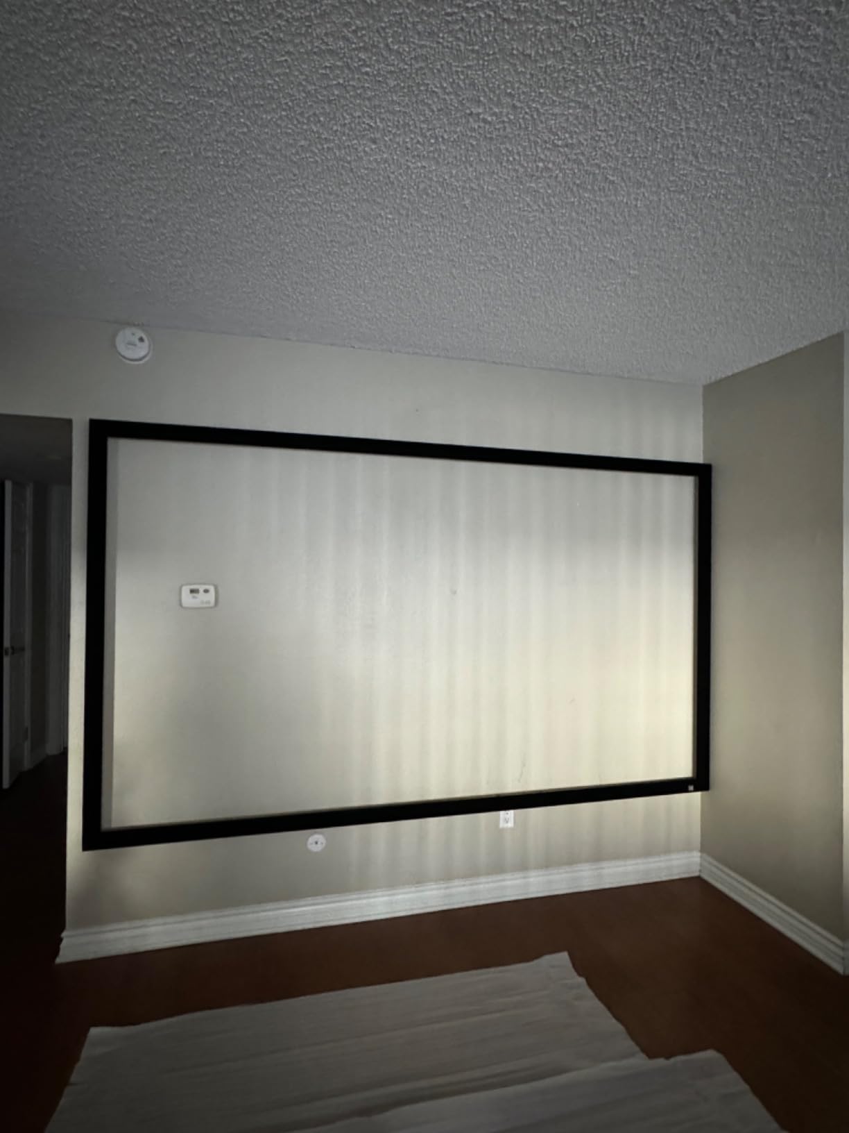 KODAK Projector Screen 120-Inch, Fixed Frame, 4K, Wall Mount customer photo 1