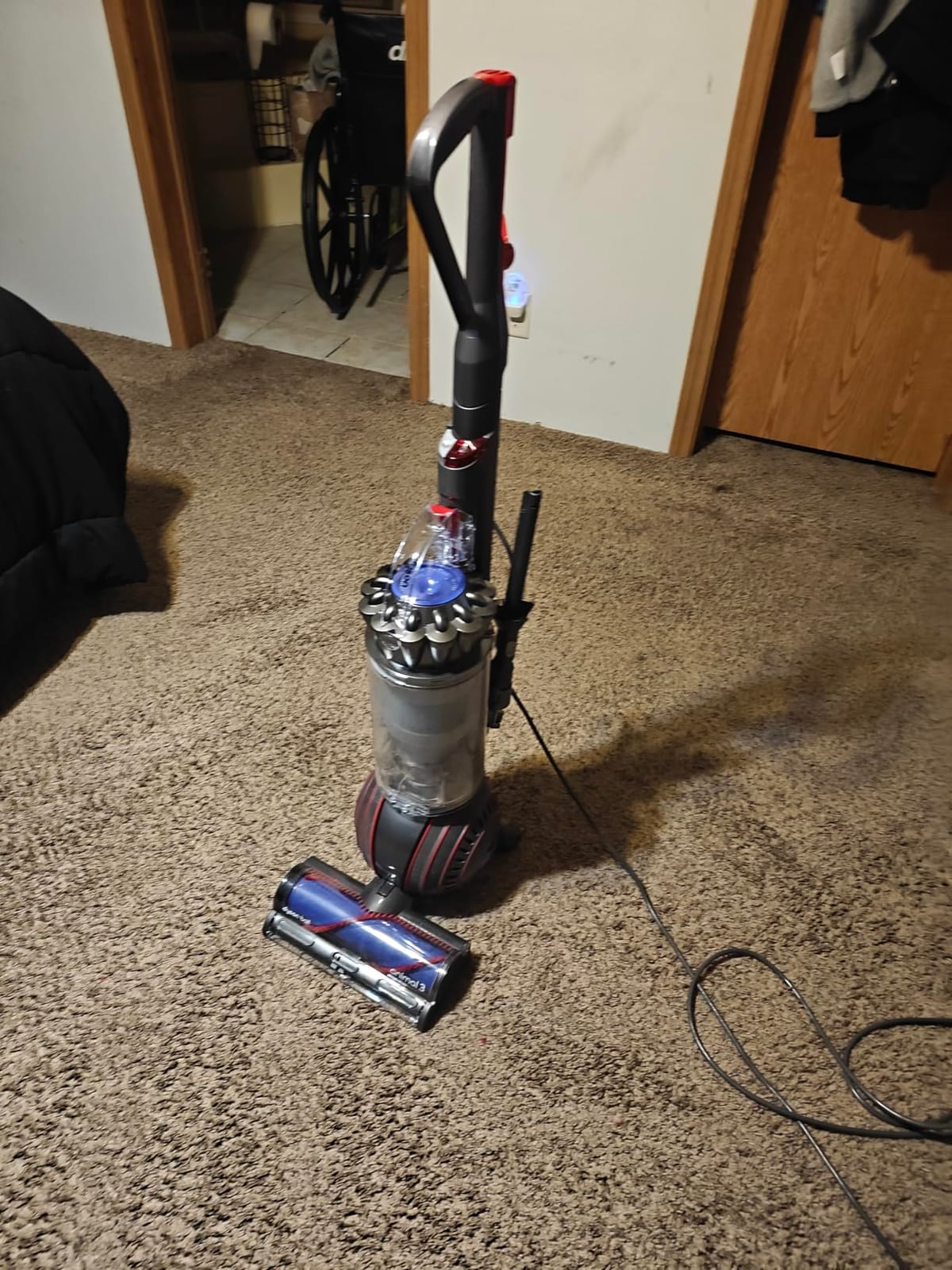 Dyson Ball Animal 3 Upright Vacuum, Corded, 290AW, De-tangling Motorbar Cleaner Head for All Floors, 3 Suction Modes customer photo 2