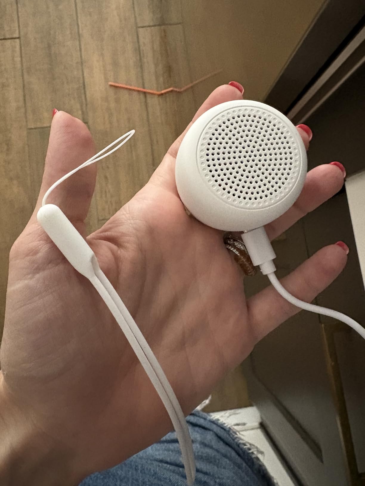 Babelio Pocket Mini Portable White Noise Machine for Travel, 15 Sounds, USB-C Rechargeable, Auto-Off Timer, Lightweight Design, Last-Setting Memory customer photo 2